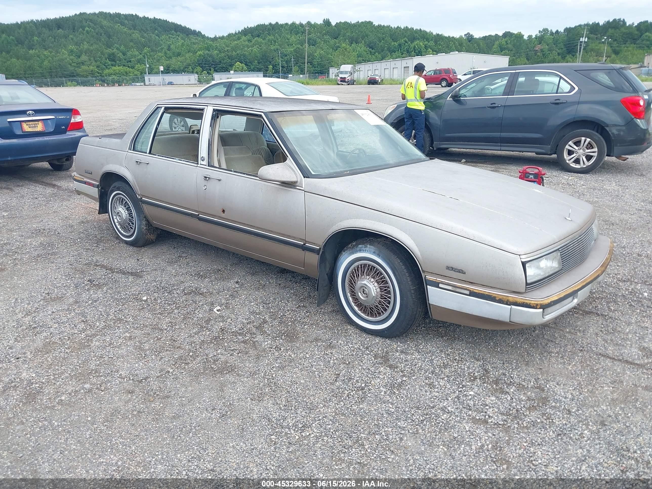 1987 Buick Lesabre Limited Gold vin: 1G4HR5130HH417450