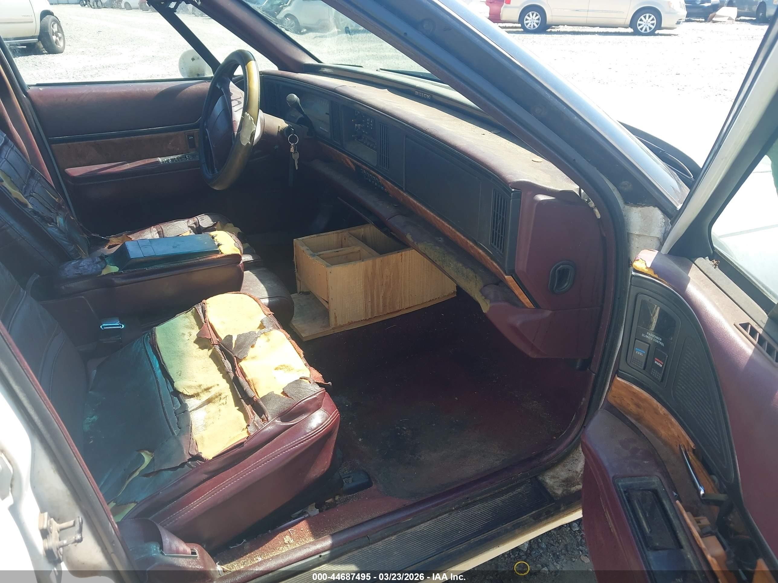 1994 Buick Lesabre Limited White vin: 1G4HR52L4RH536795
