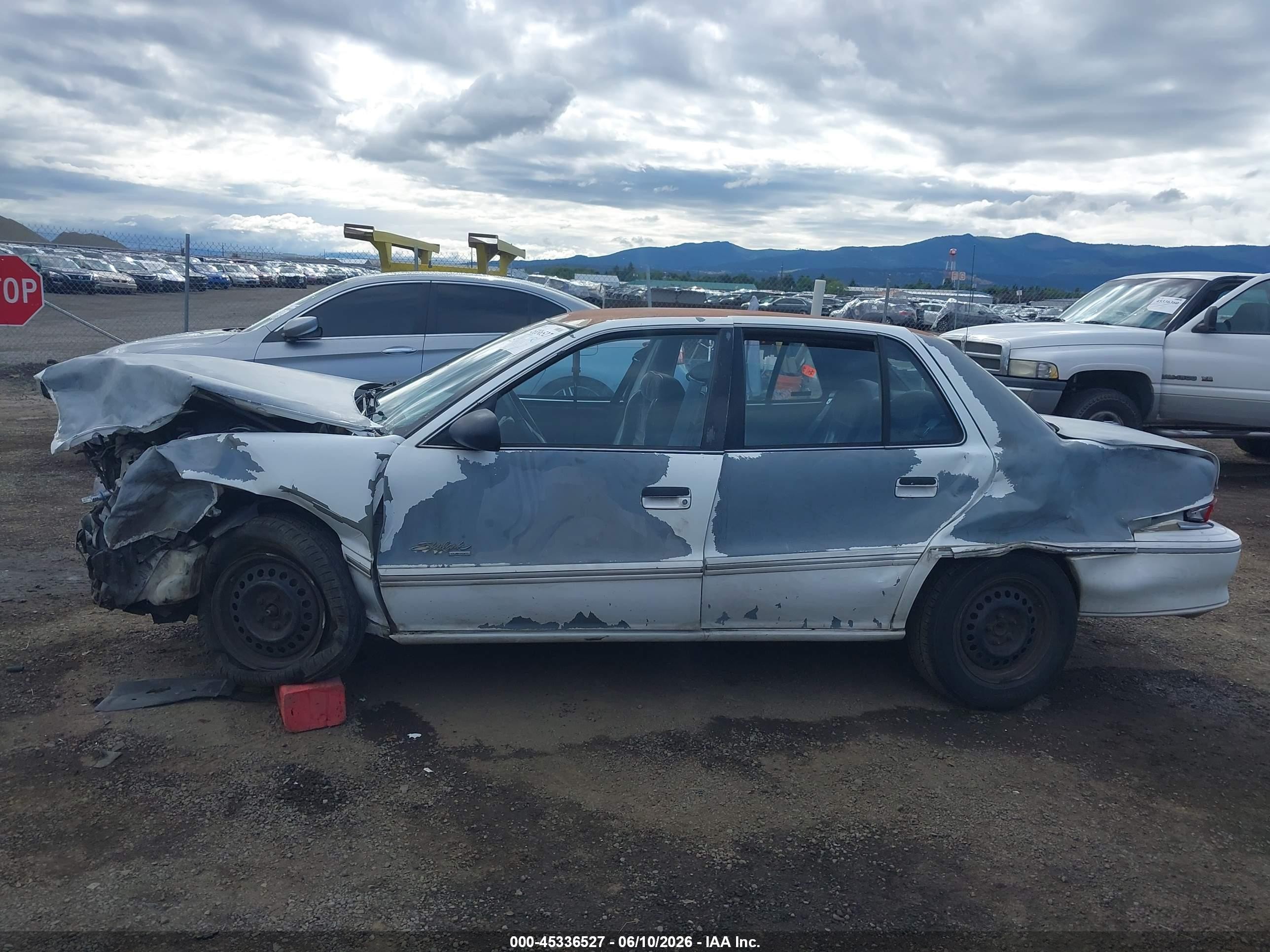 1993 Buick Skylark Custom White vin: 1G4NV54NXPC298569
