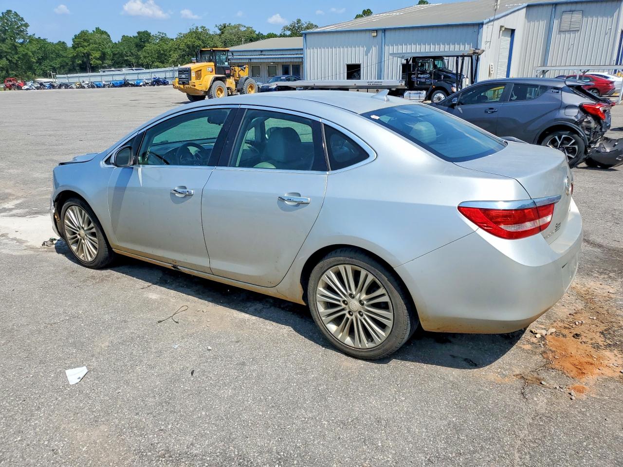 2014 Buick Verano Silver vin: 1G4PP5SK0E4128028