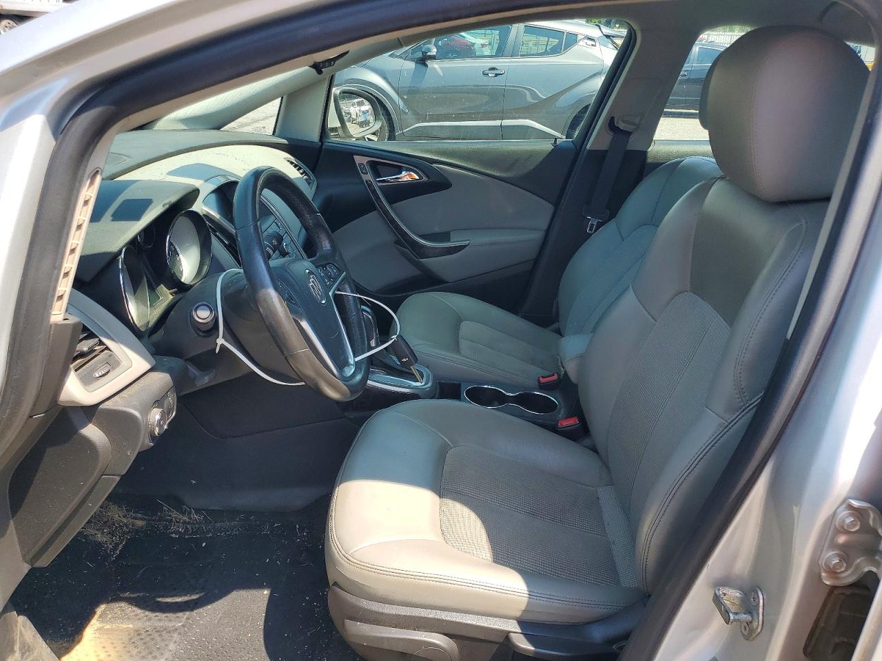 2014 Buick Verano Silver vin: 1G4PP5SK0E4128028