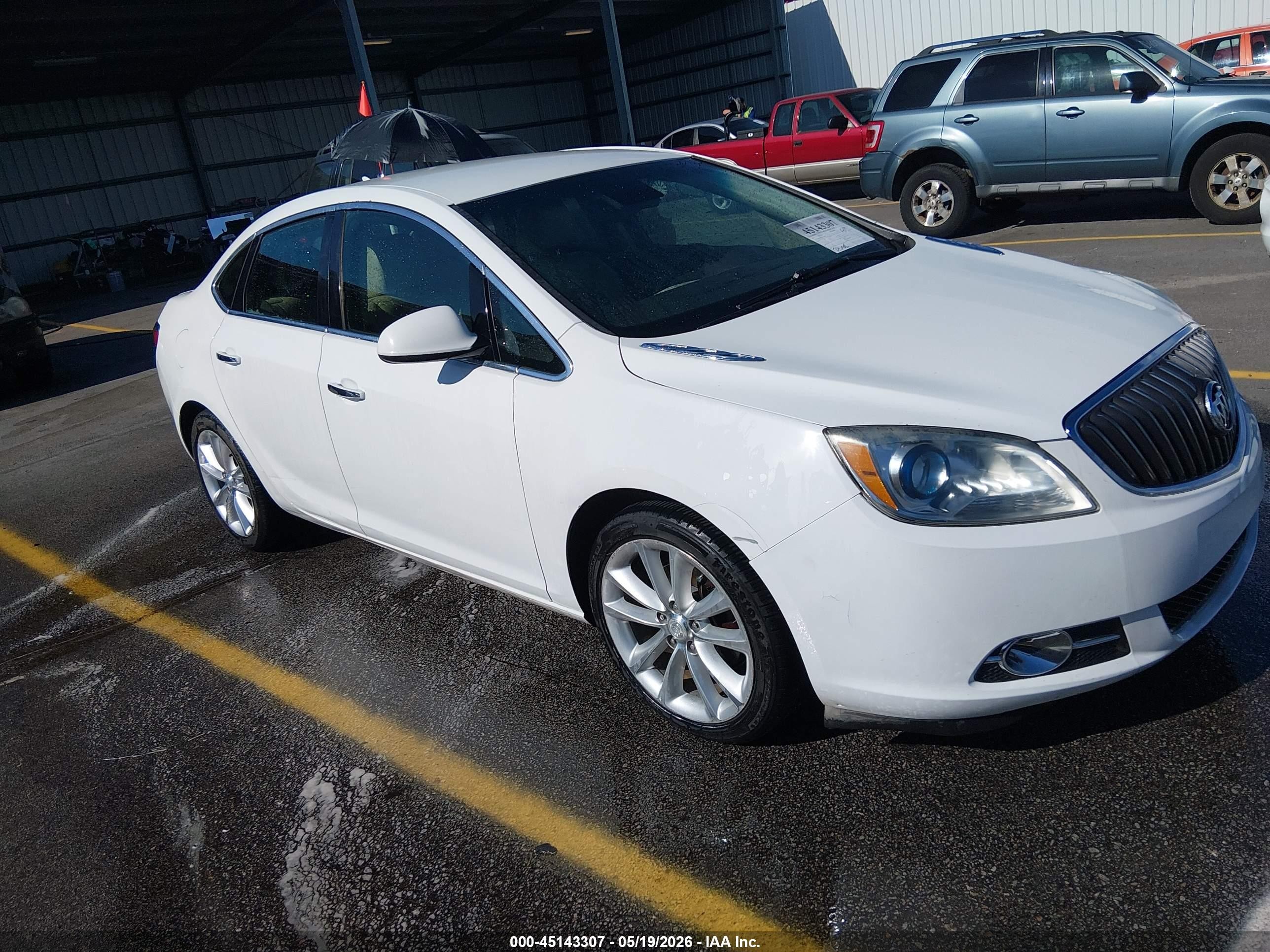 2013 Buick Verano   White vin: 1G4PP5SK2D4100844
