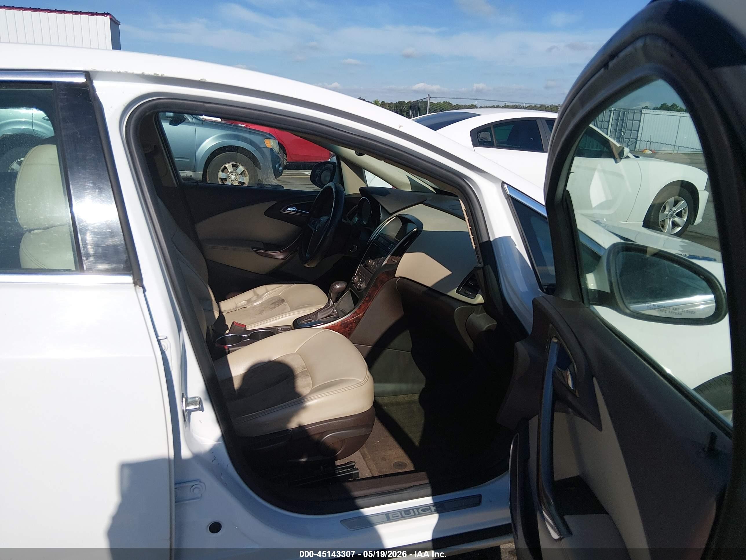 2013 Buick Verano   White vin: 1G4PP5SK2D4100844
