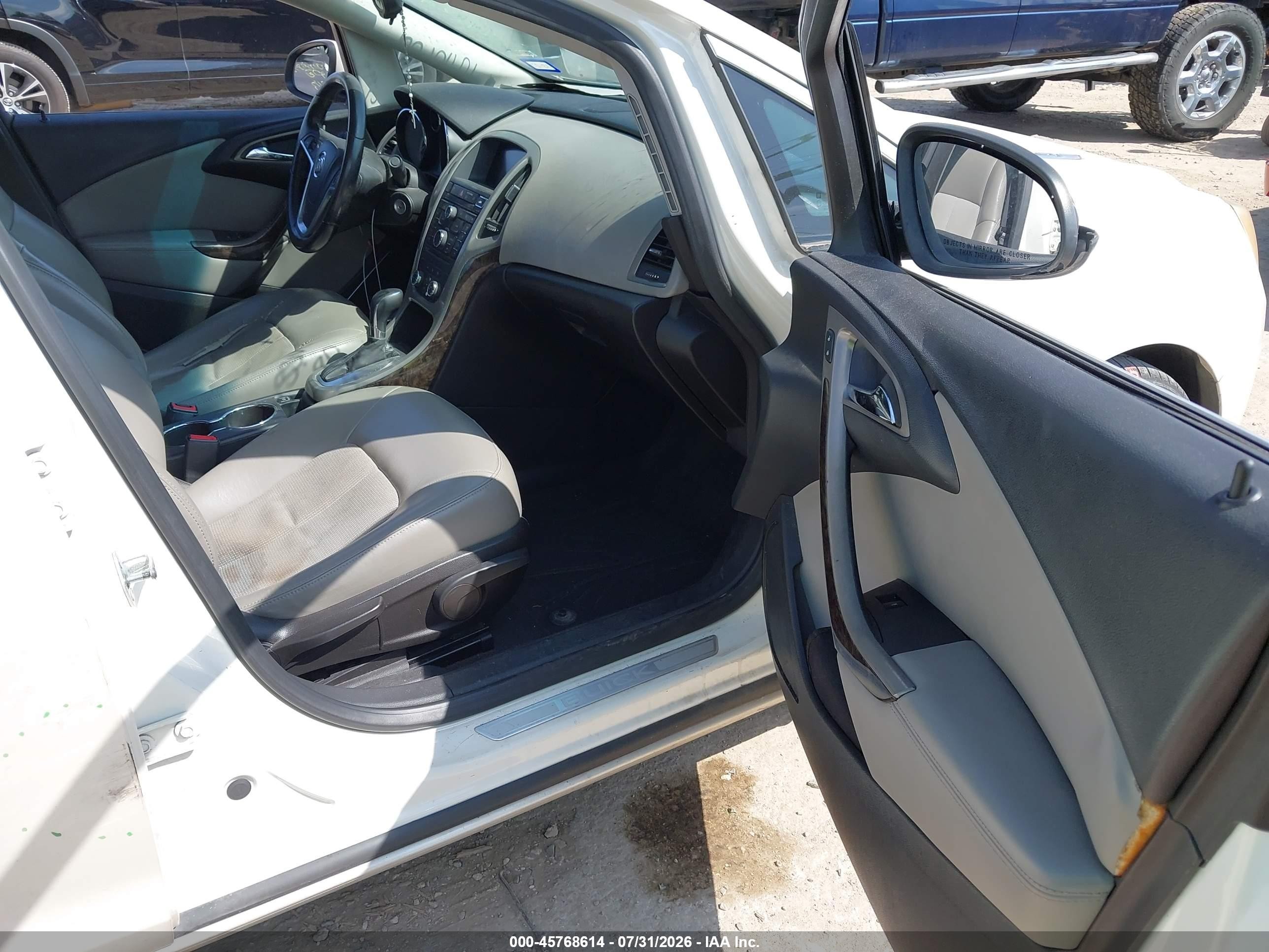 2013 Buick Verano   White vin: 1G4PP5SK2D4164222