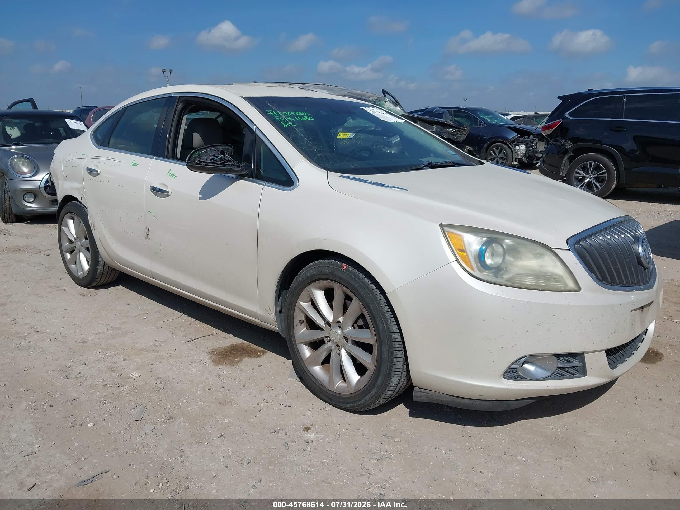2013 Buick Verano   White vin: 1G4PP5SK2D4164222