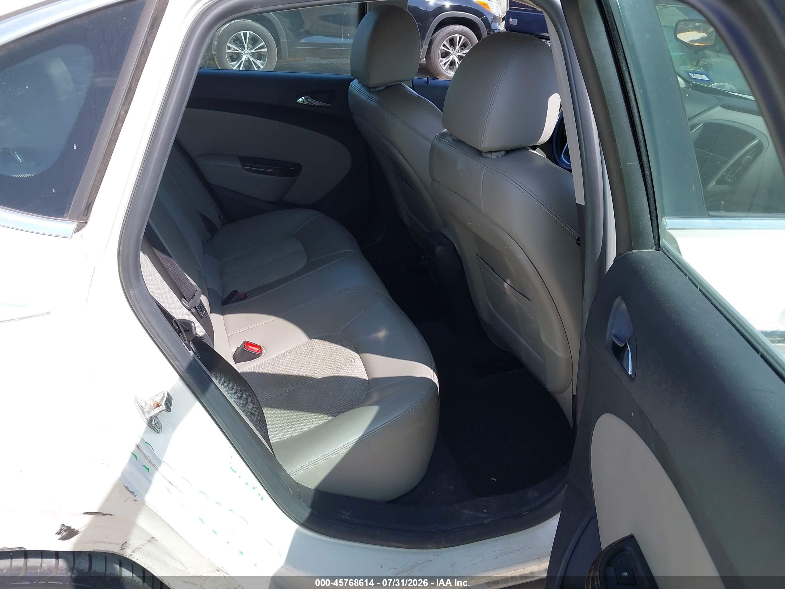 2013 Buick Verano   White vin: 1G4PP5SK2D4164222