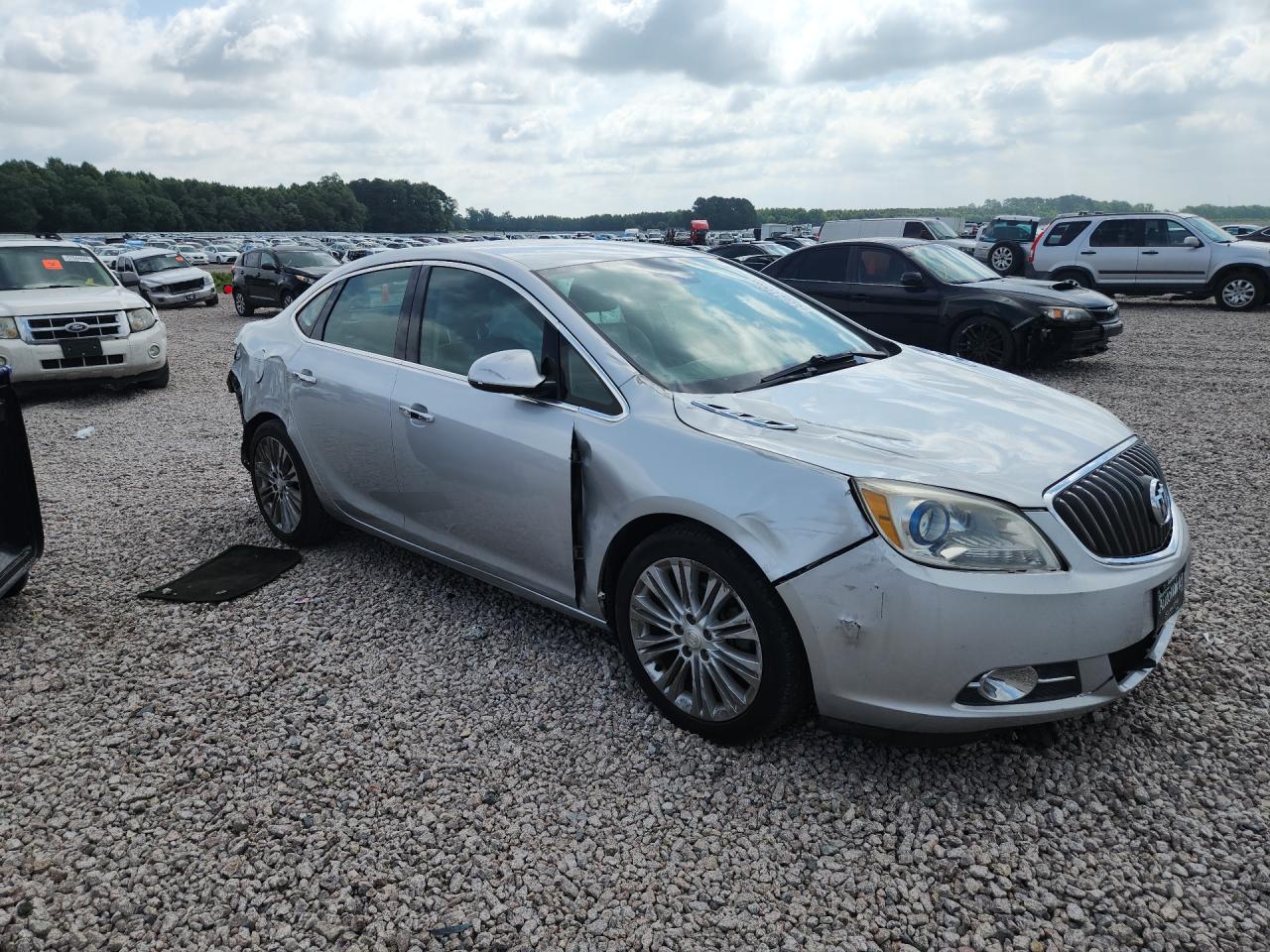 2013 Buick Verano Silver vin: 1G4PP5SK2D4235581
