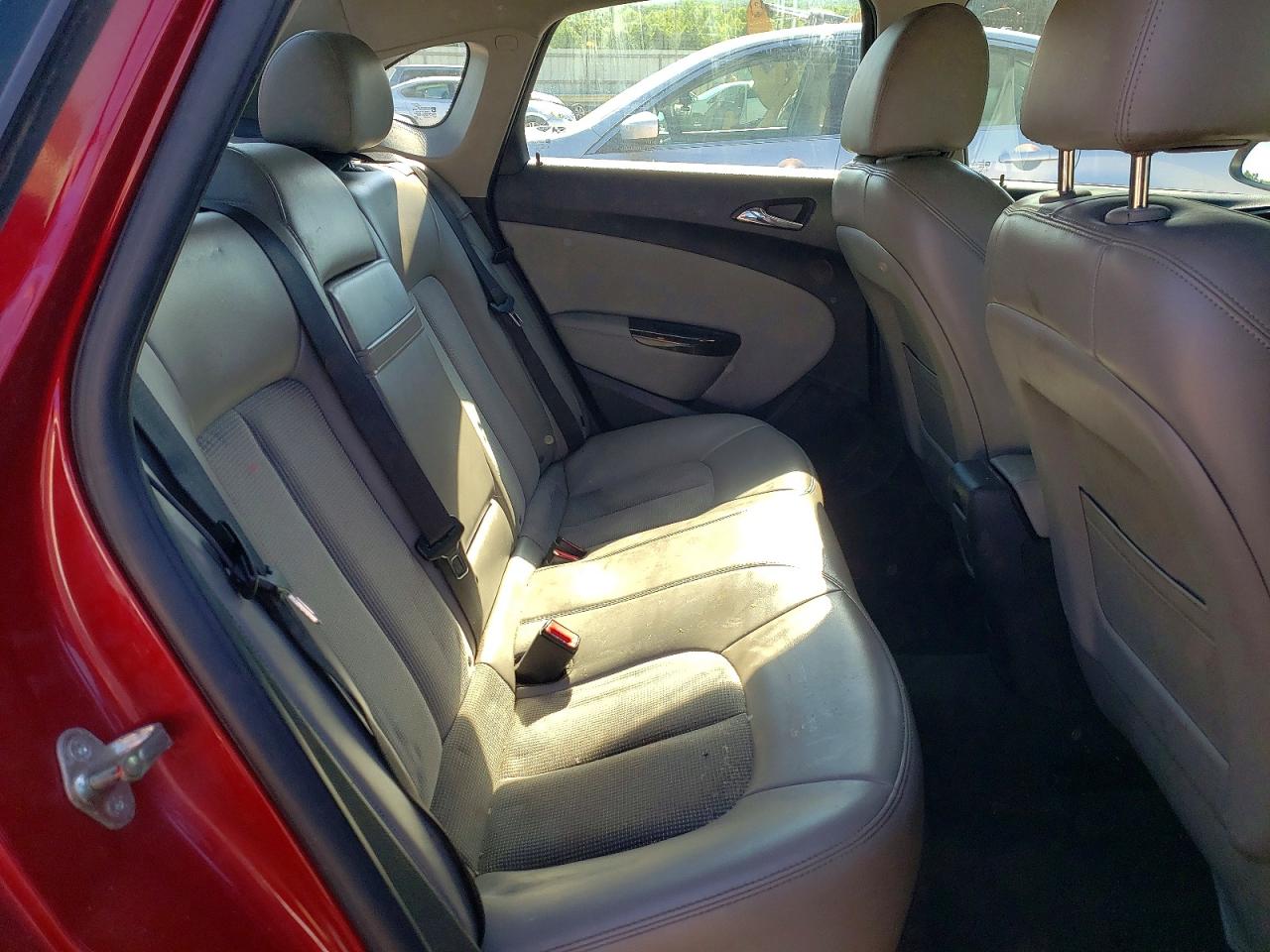 2014 Buick Verano Red vin: 1G4PP5SK2E4158227