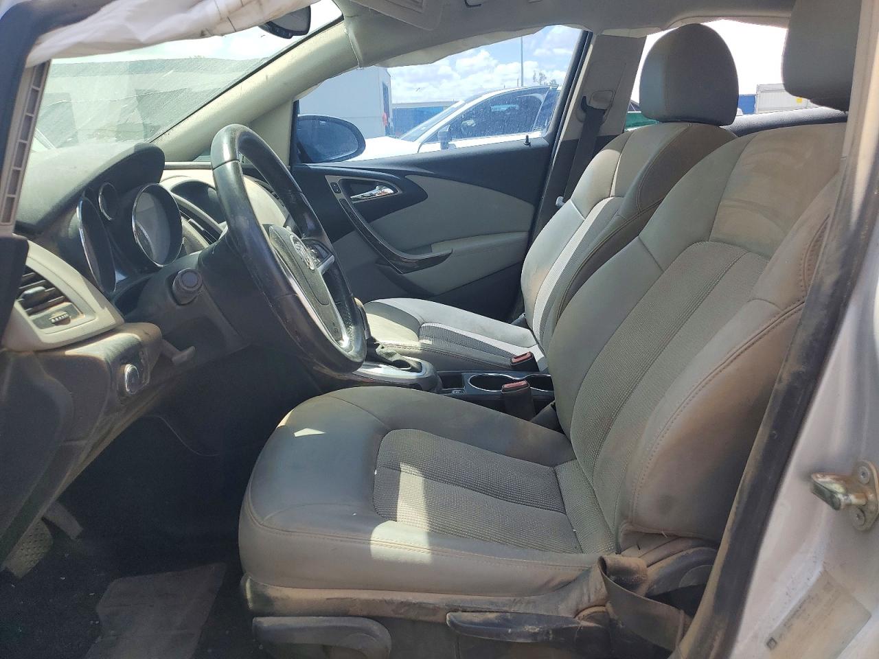 2014 Buick Verano Silver vin: 1G4PP5SK2E4160673