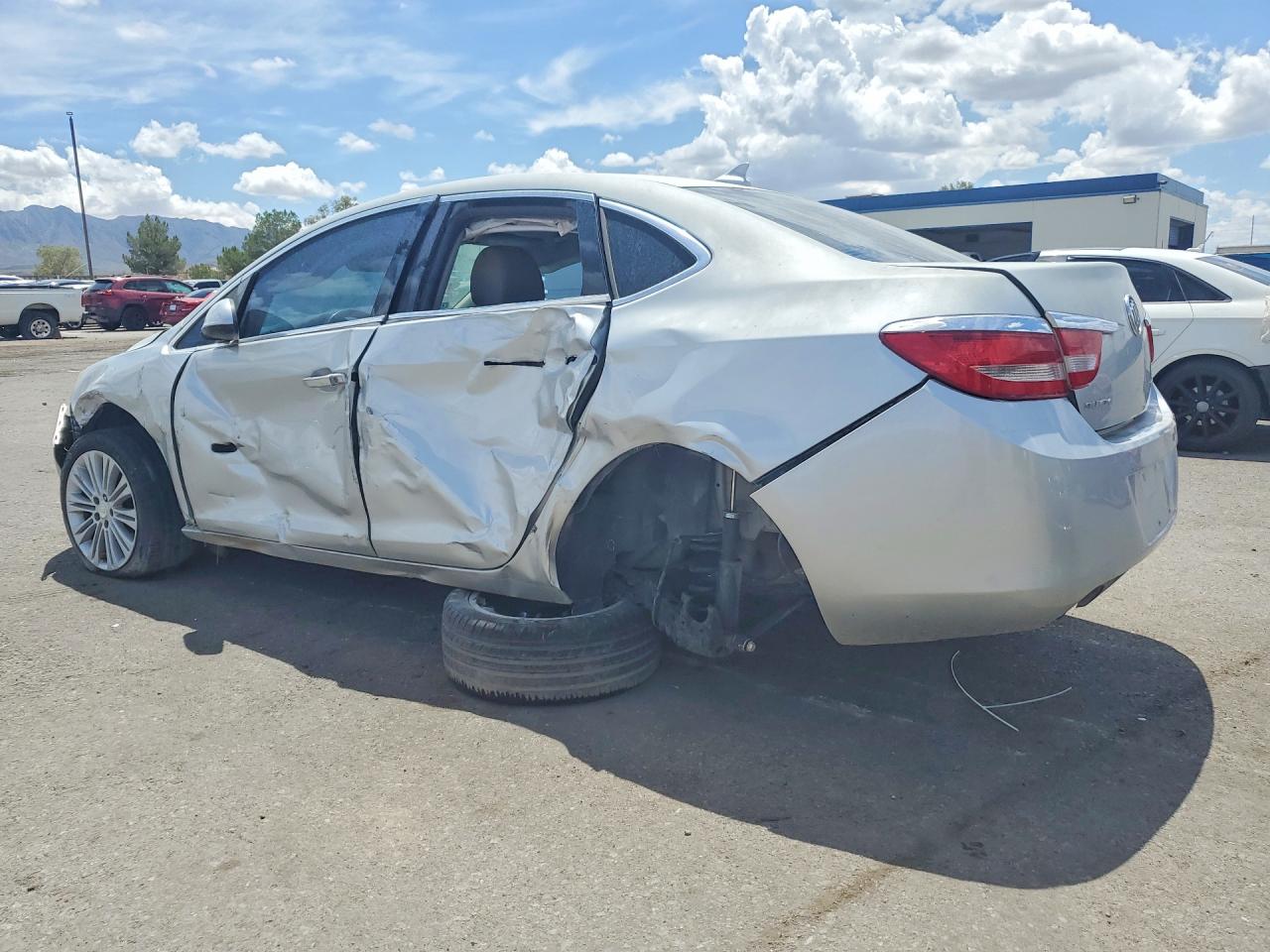 2014 Buick Verano Silver vin: 1G4PP5SK2E4160673