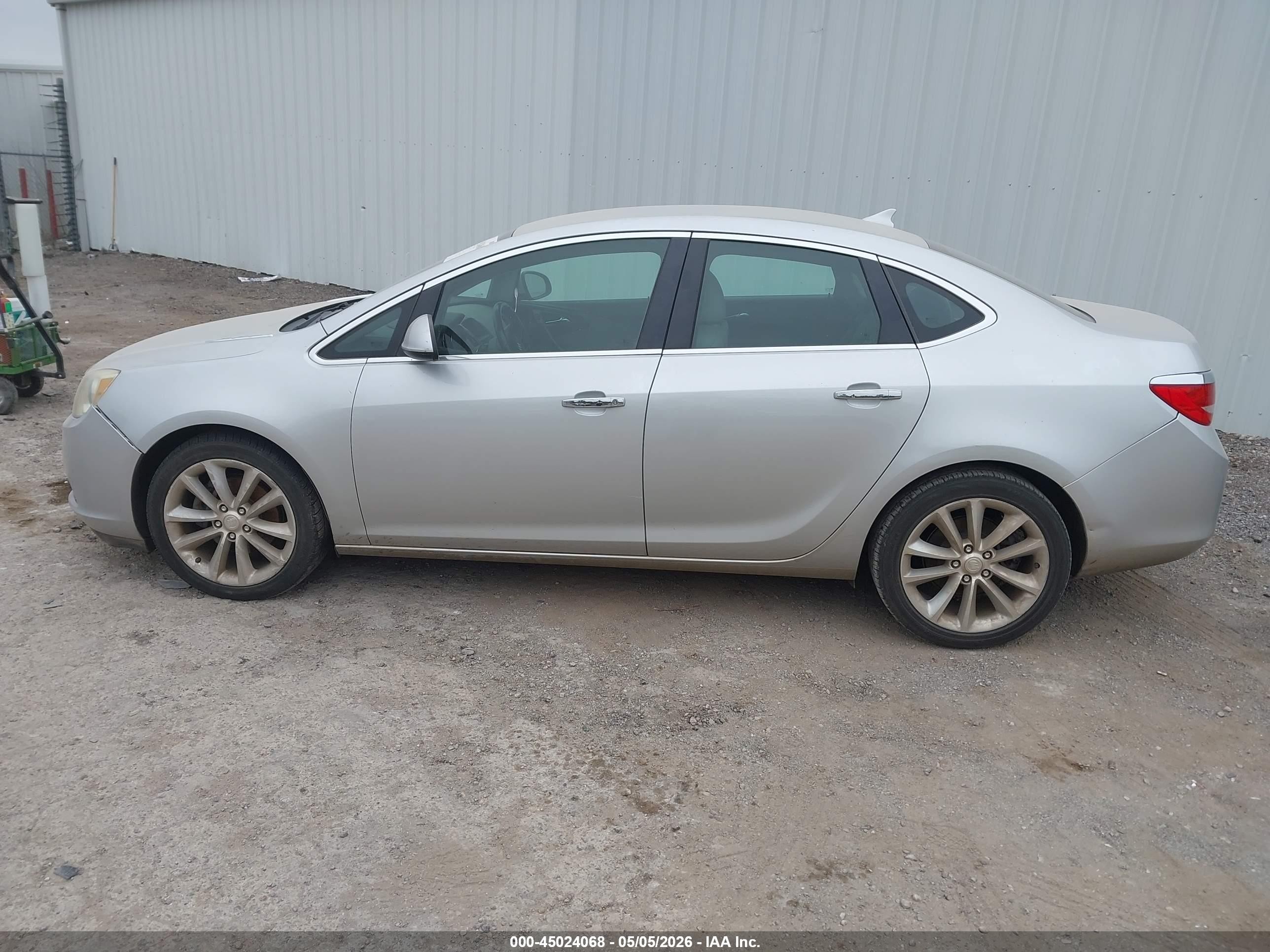 2014 Buick Verano   Серебряный vin: 1G4PP5SK2E4243892
