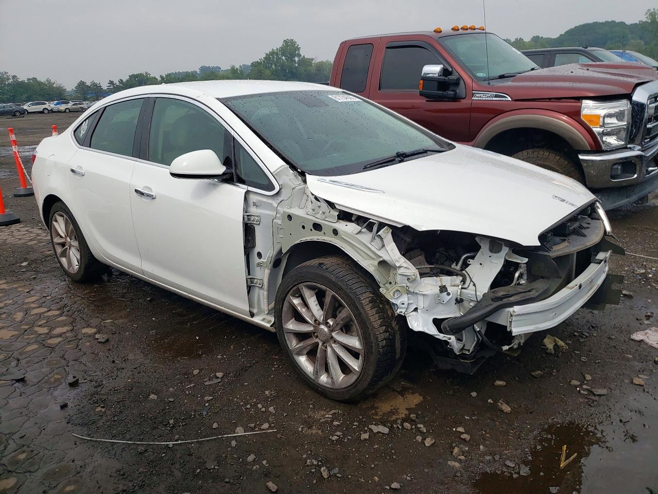 2013 Buick Verano White vin: 1G4PP5SK3D4120875