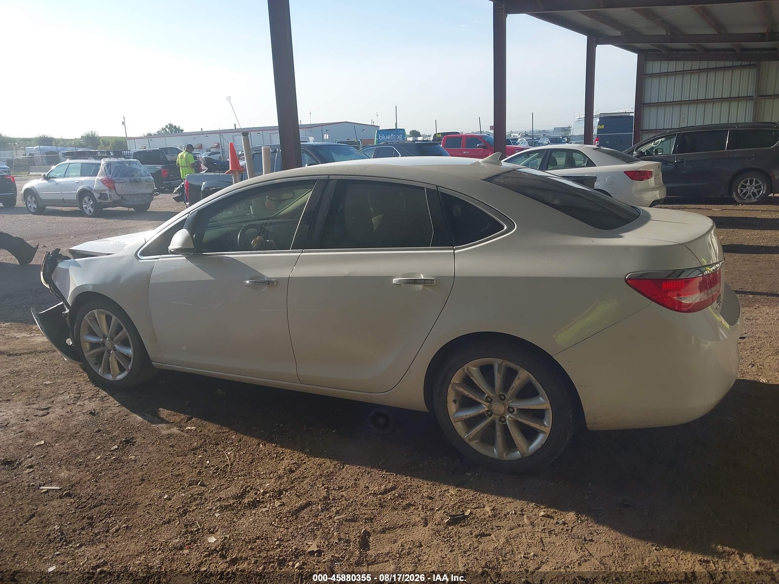 2013 Buick Verano   White vin: 1G4PP5SK3D4195432