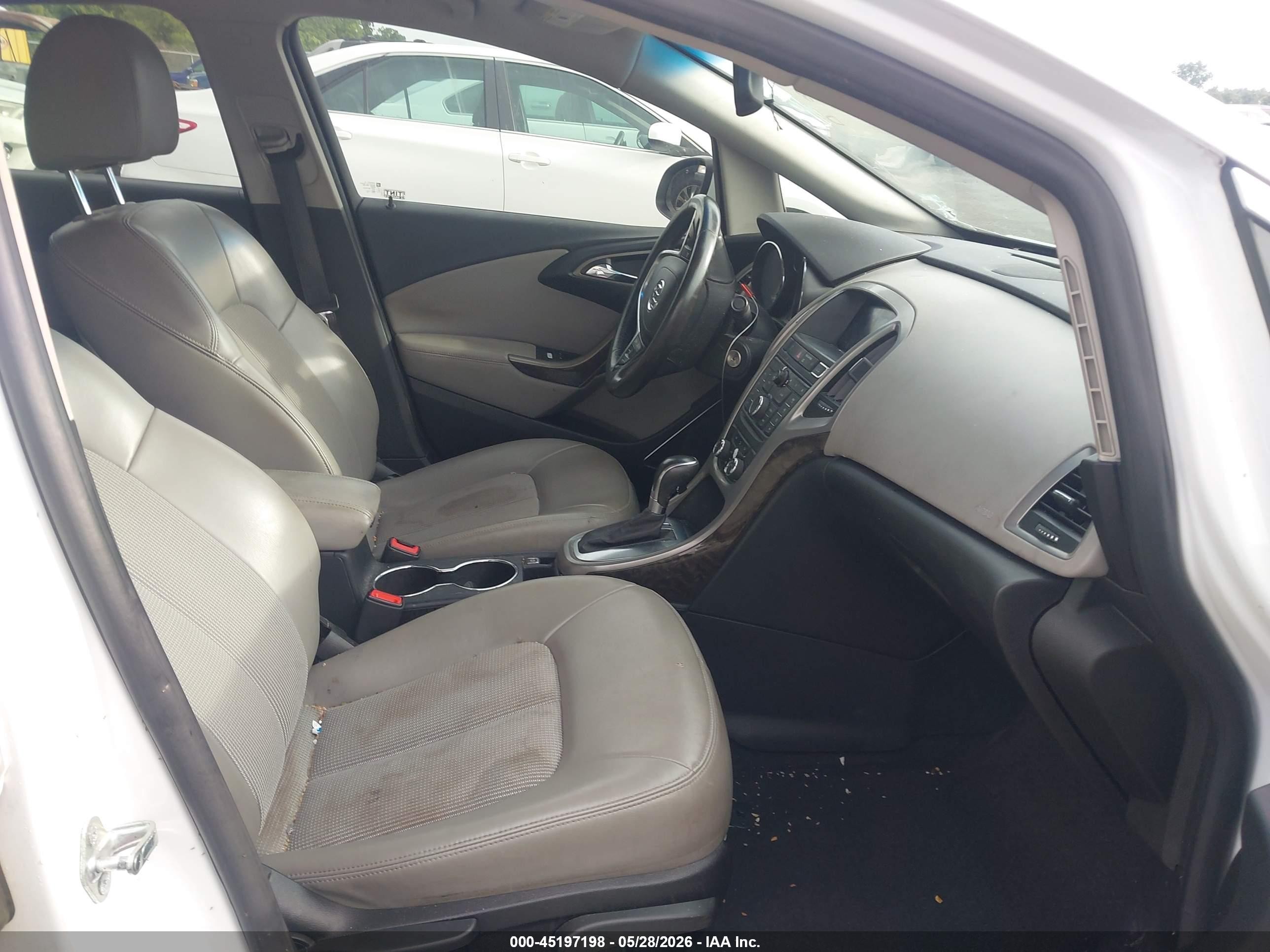 2013 Buick Verano   White vin: 1G4PP5SK3D4238554