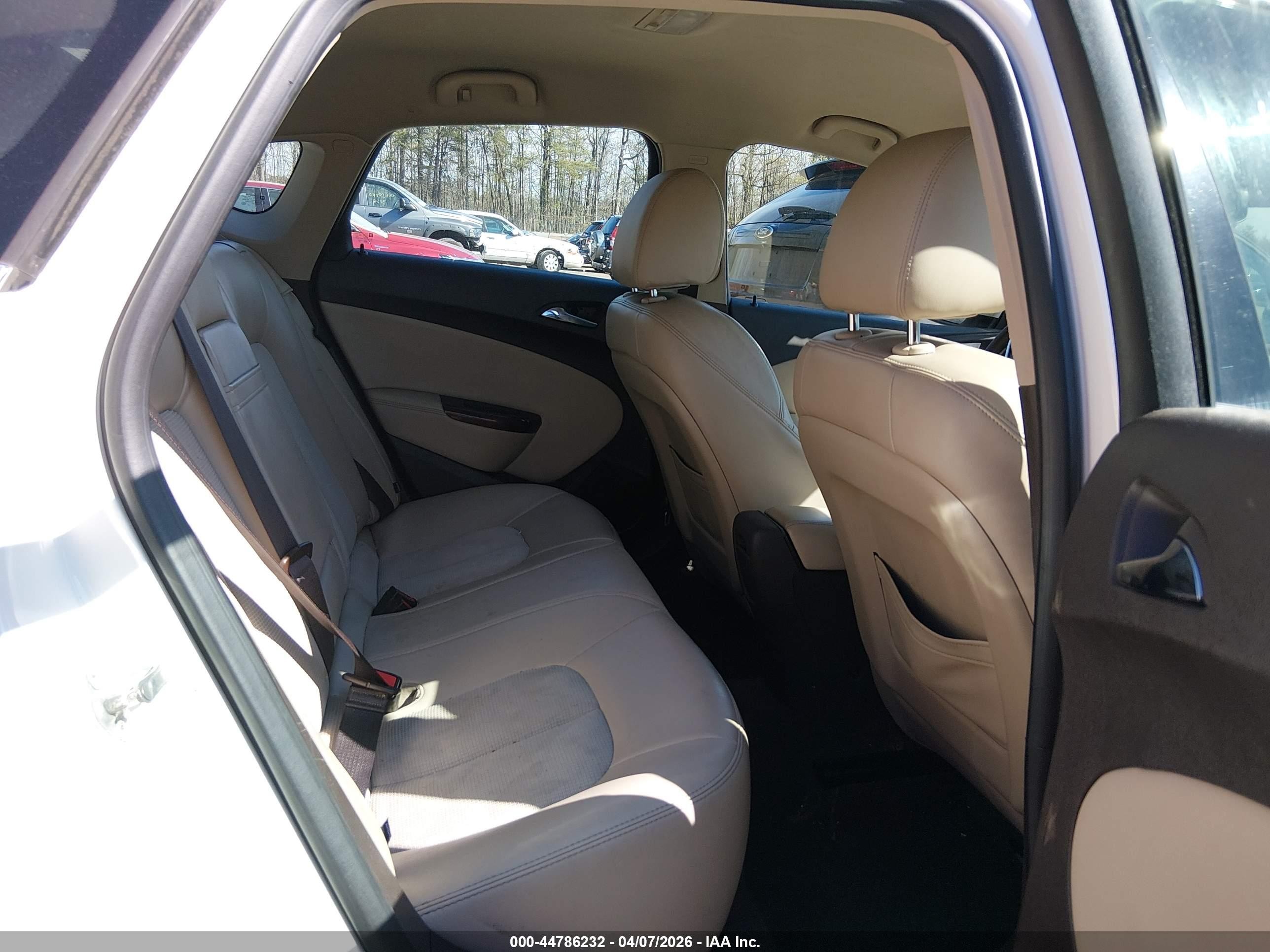 2013 Buick Verano   Белый vin: 1G4PP5SK3D4254544