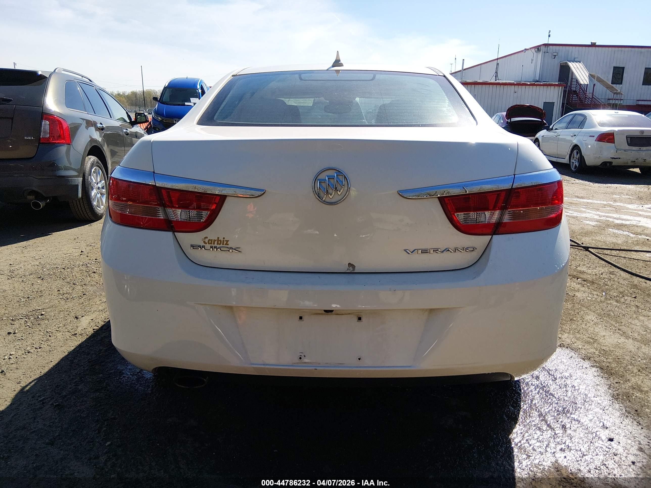 2013 Buick Verano   Белый vin: 1G4PP5SK3D4254544