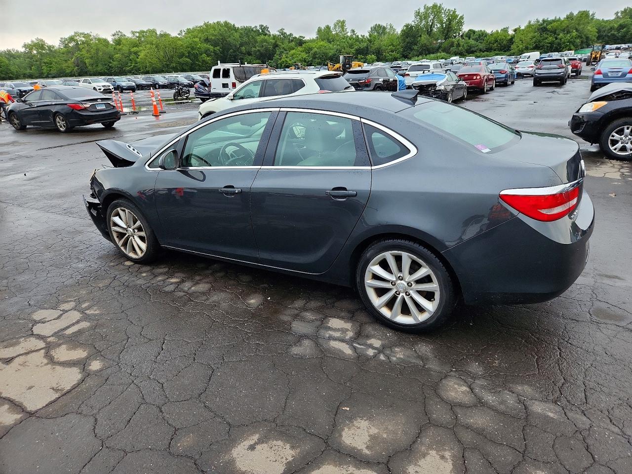 2015 Buick Verano Угольный vin: 1G4PP5SK3F4144595