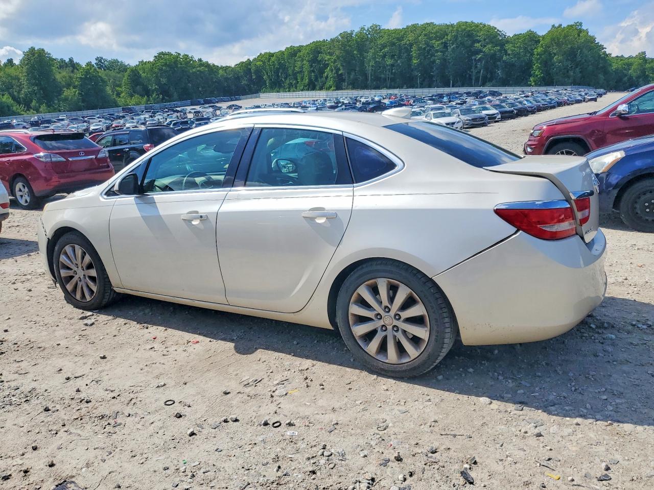 2015 Buick Verano White vin: 1G4PP5SK3F4167973