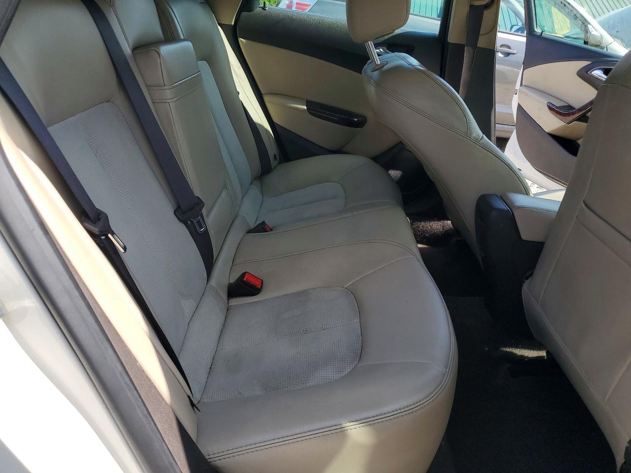 2015 Buick Verano White vin: 1G4PP5SK3F4167973