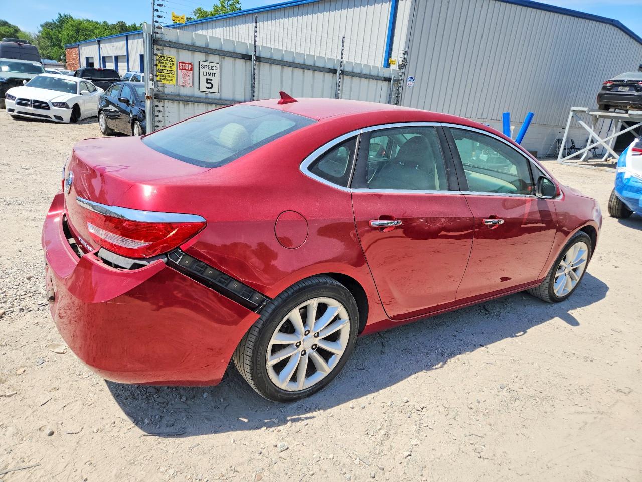 2014 Buick Verano Burgundy vin: 1G4PP5SK4E4139825
