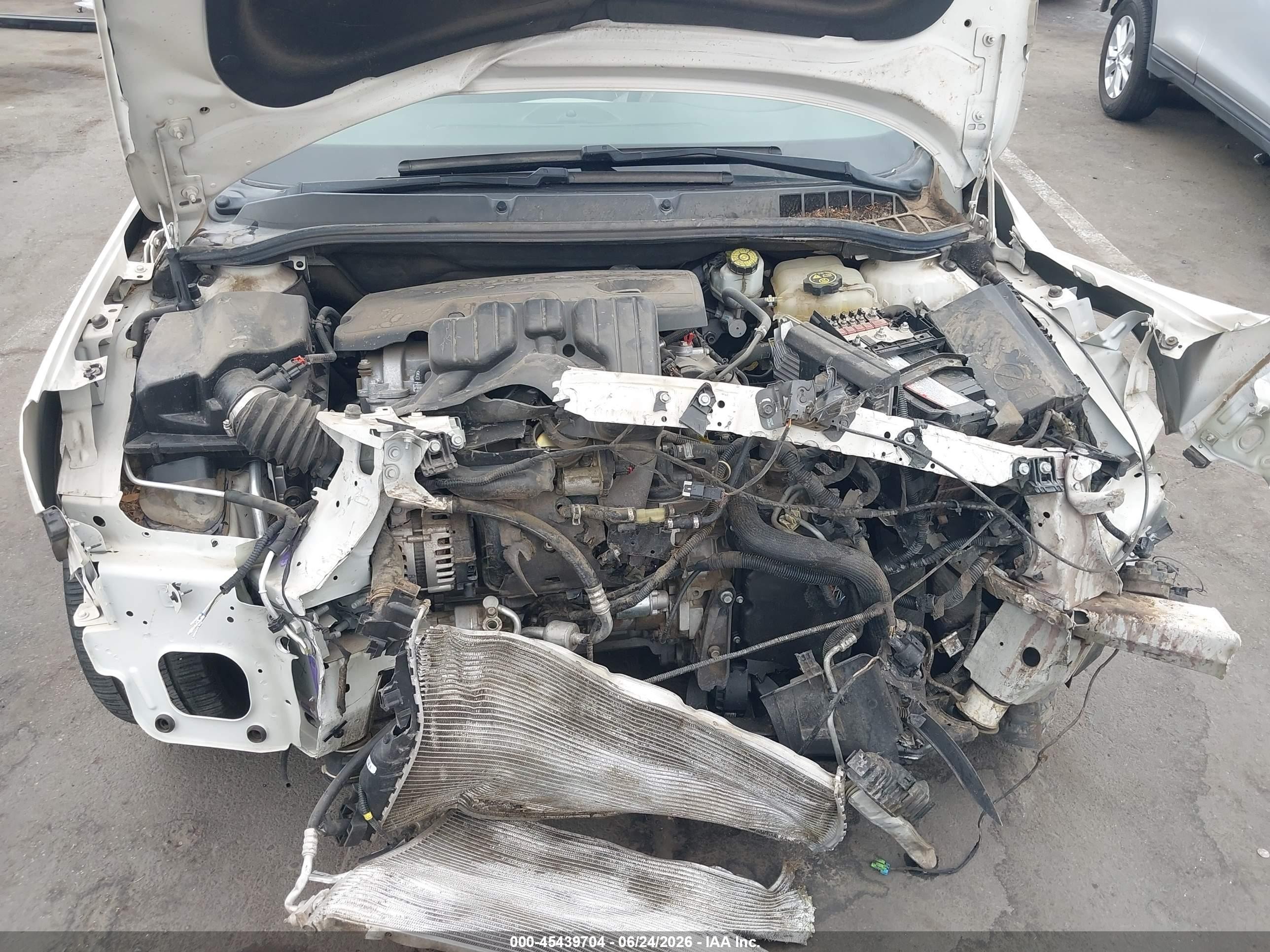 2015 Buick Verano   Белый vin: 1G4PP5SK4F4148199