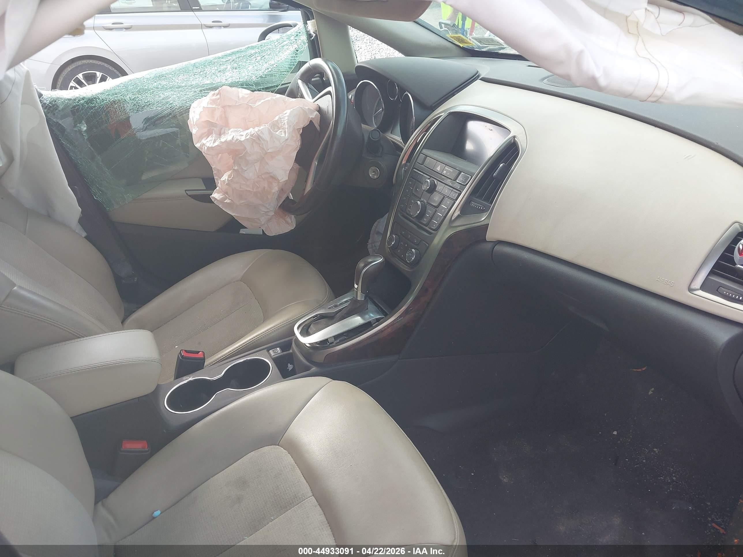 2015 Buick Verano   White vin: 1G4PP5SK4F4158084