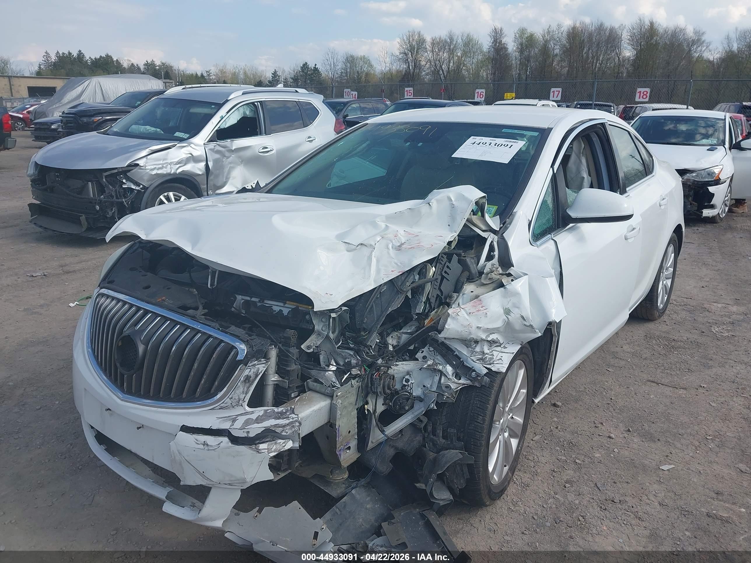 2015 Buick Verano   White vin: 1G4PP5SK4F4158084