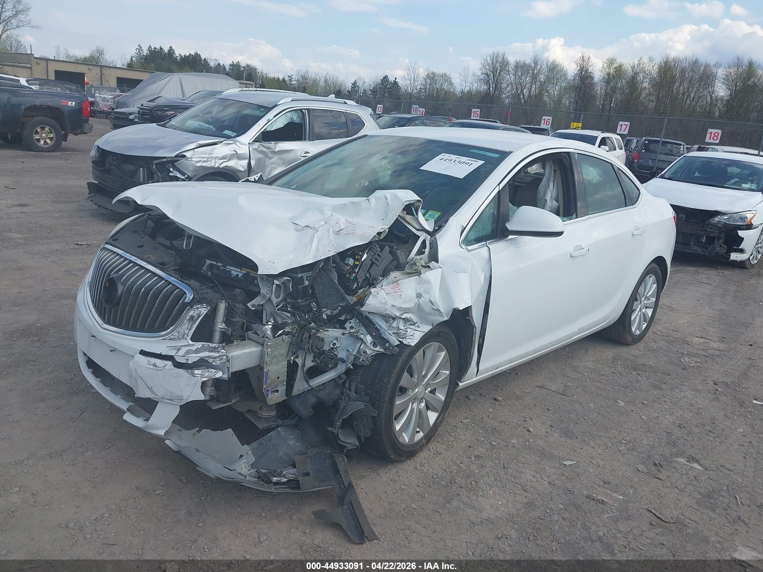 2015 Buick Verano   White vin: 1G4PP5SK4F4158084