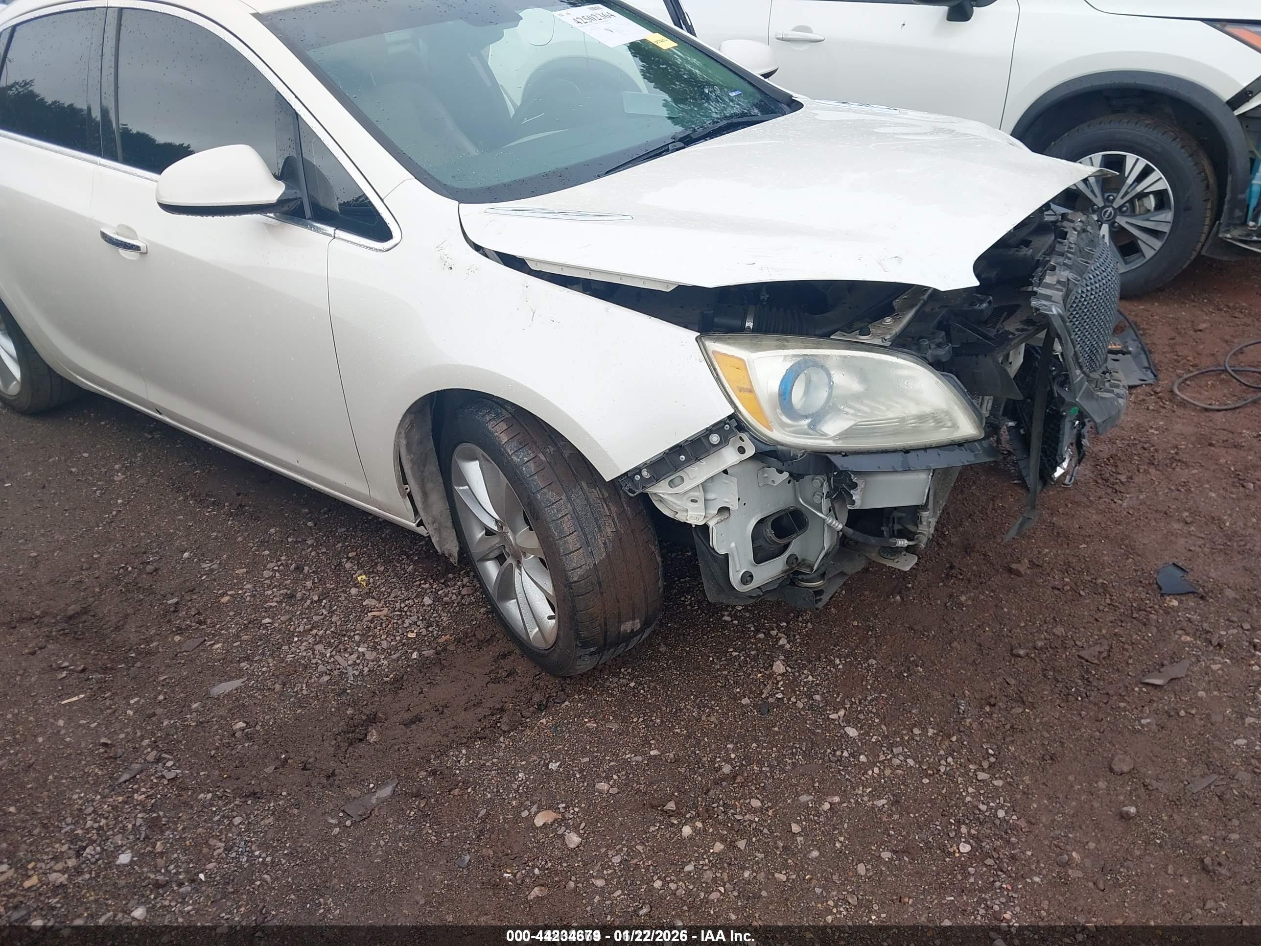 2013 Buick Verano   White vin: 1G4PP5SK5D4142814
