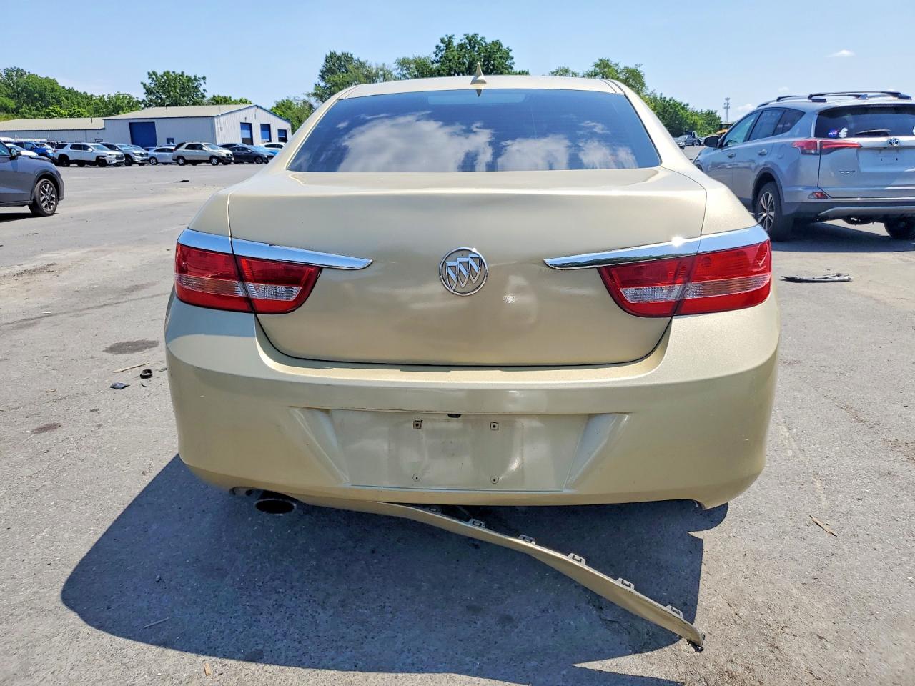 2013 Buick Verano Gold vin: 1G4PP5SK5D4257624