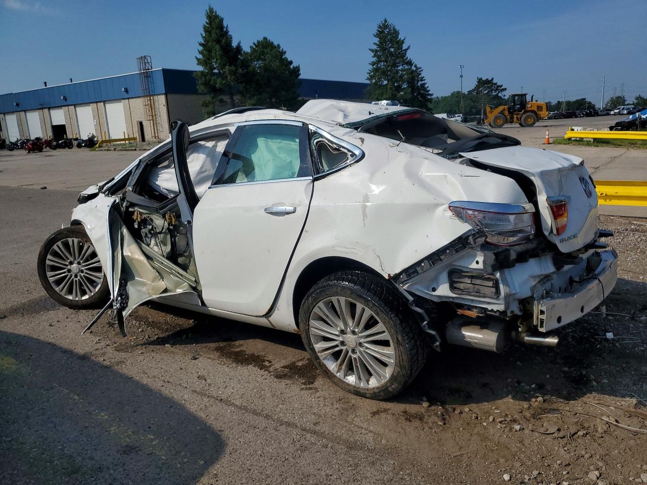 2014 Buick Verano White vin: 1G4PP5SK5E4152910