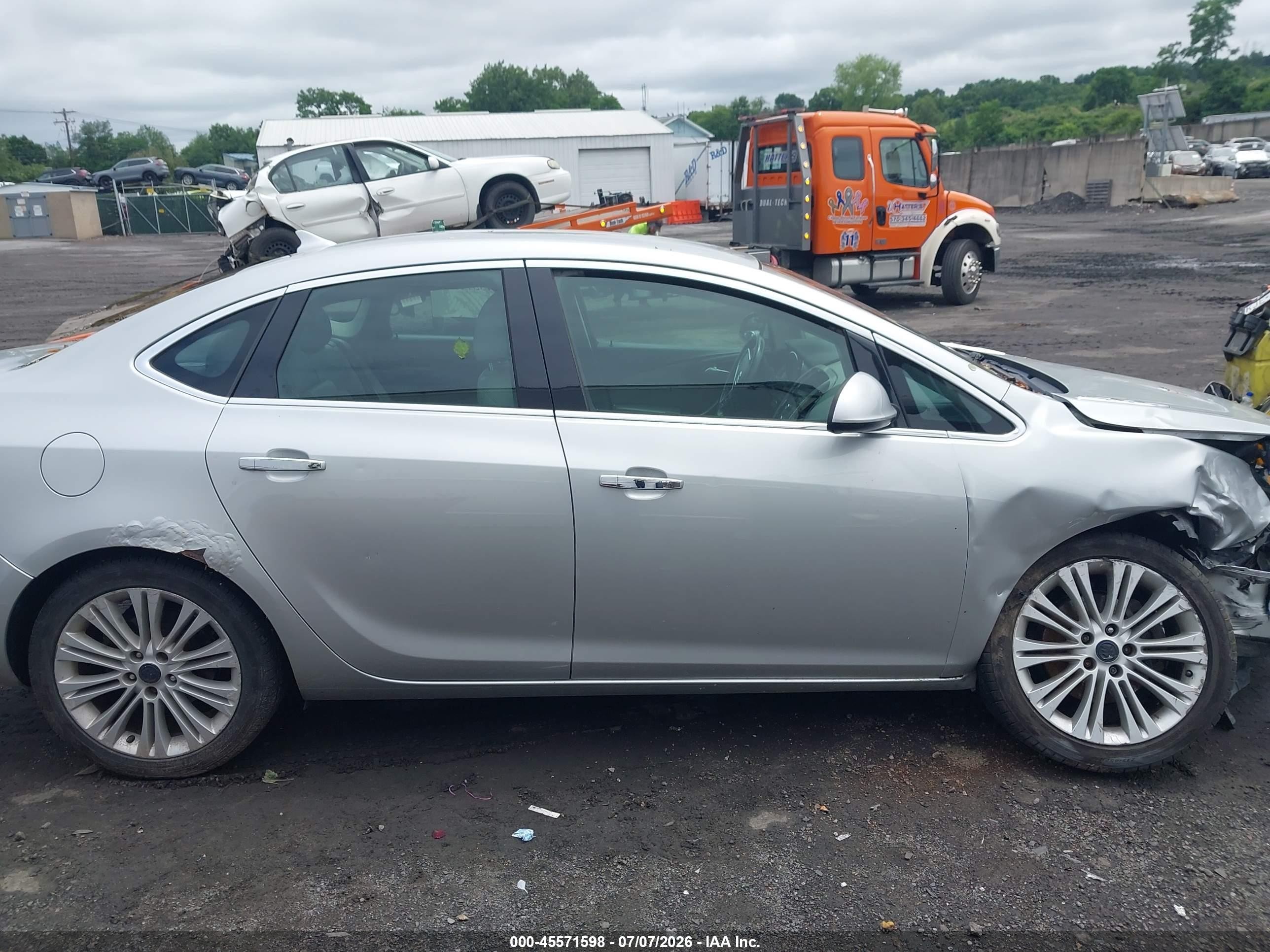 2014 Buick Verano   Silver vin: 1G4PP5SK5E4157914