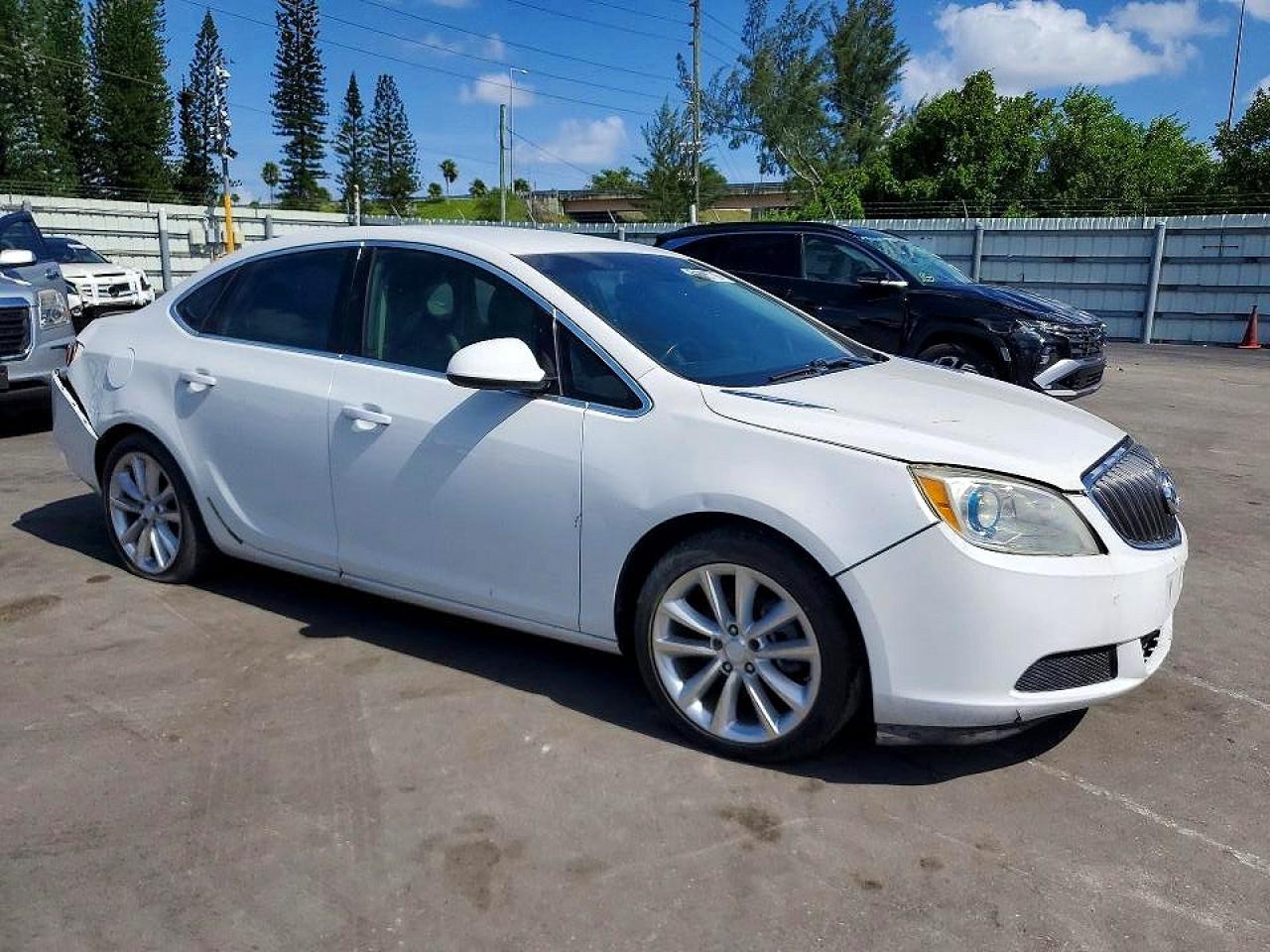 2015 Buick Verano White vin: 1G4PP5SK5F4133503