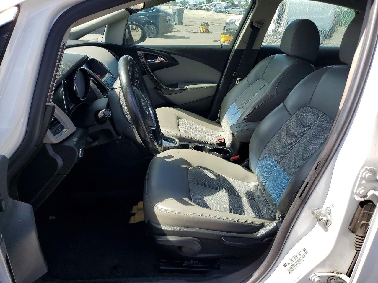 2015 Buick Verano White vin: 1G4PP5SK5F4133503