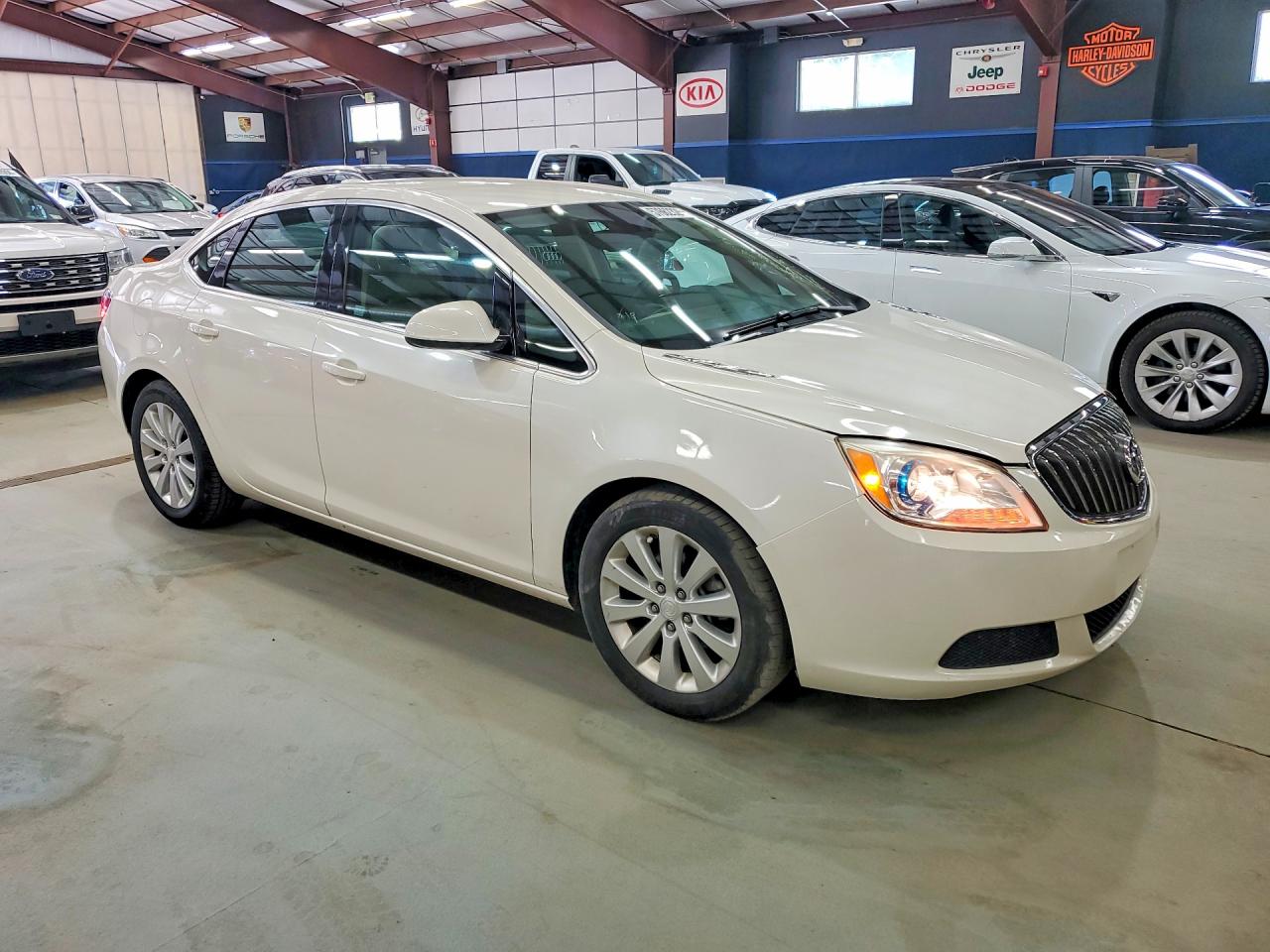 2015 Buick Verano White vin: 1G4PP5SK5F4200374