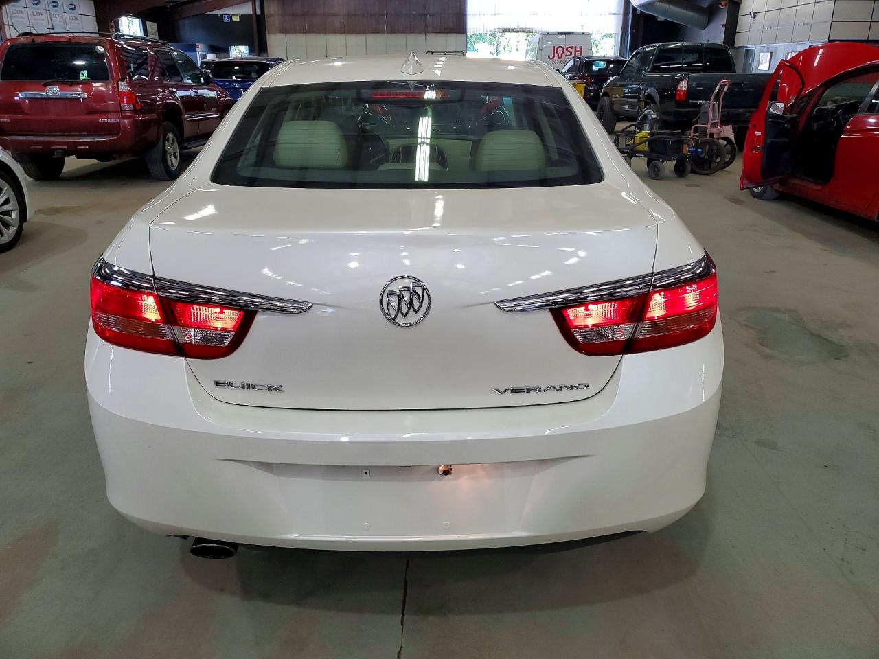 2015 Buick Verano White vin: 1G4PP5SK5F4200374