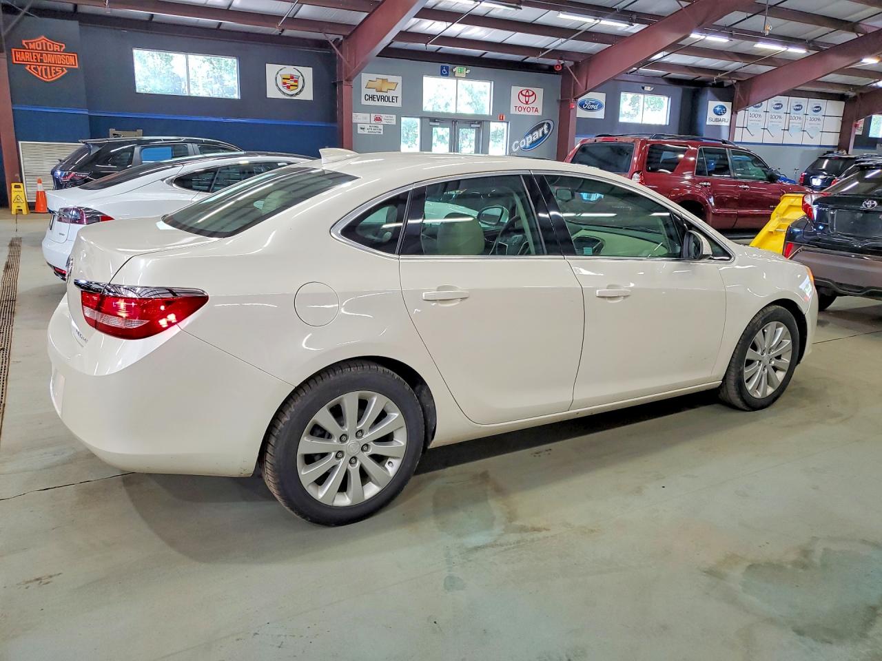 2015 Buick Verano White vin: 1G4PP5SK5F4200374