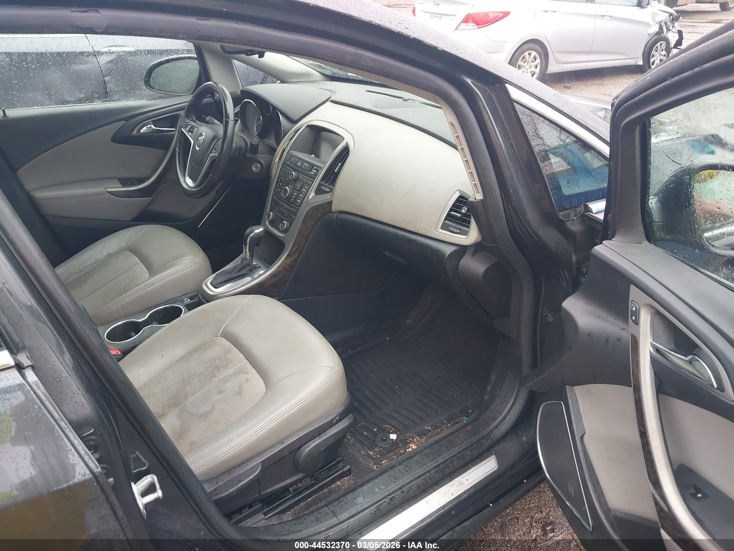 2015 Buick Verano   Серый vin: 1G4PP5SK6F4137947