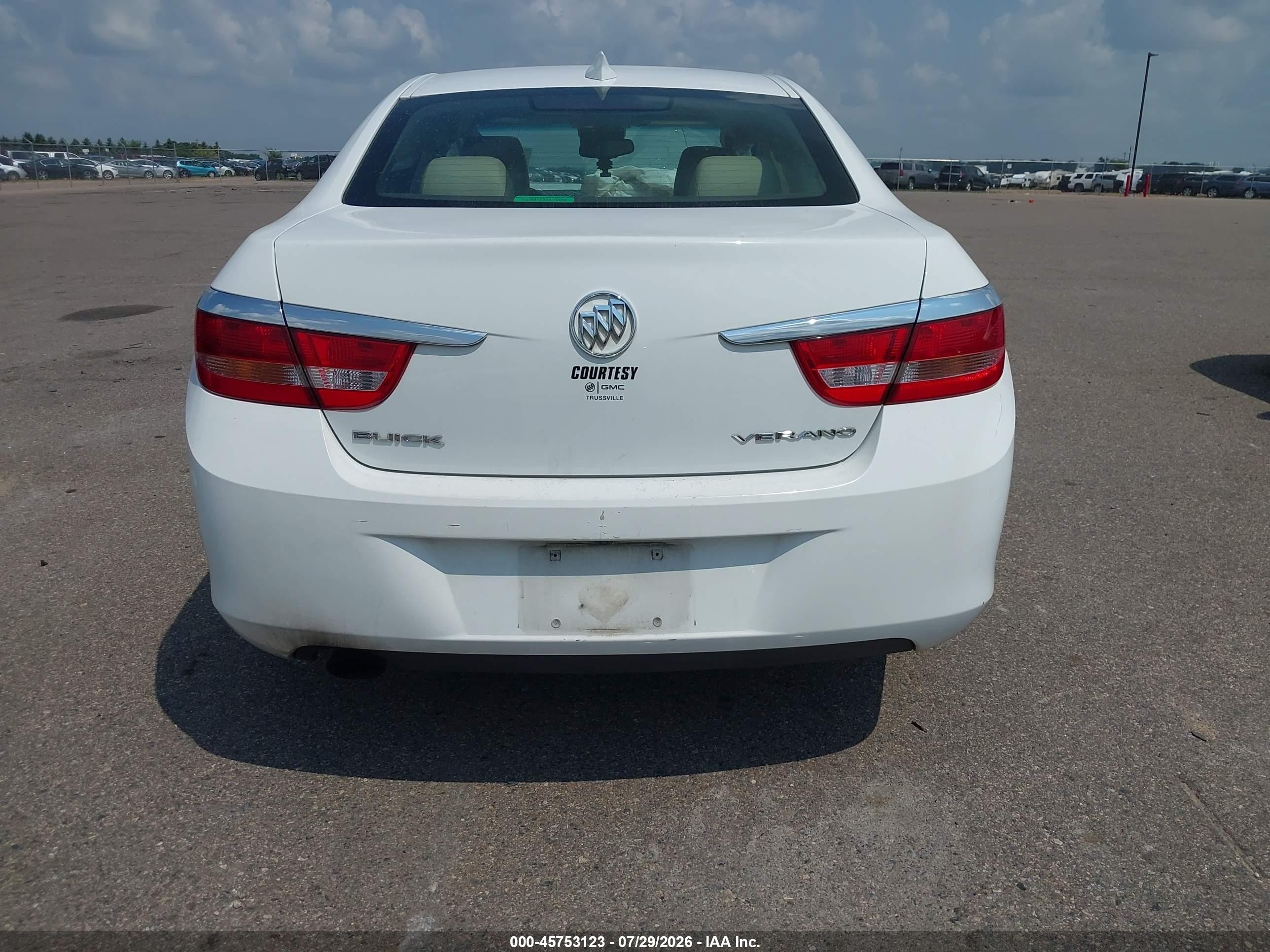 2015 Buick Verano   White vin: 1G4PP5SK6F4142176