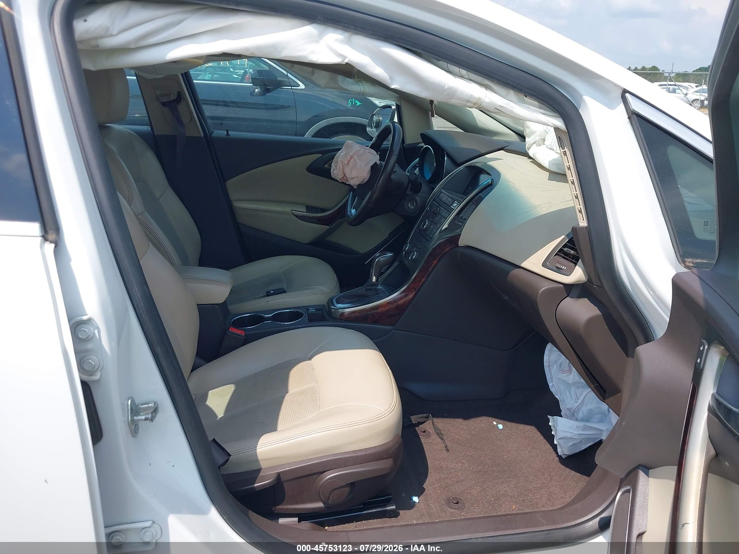 2015 Buick Verano   White vin: 1G4PP5SK6F4142176