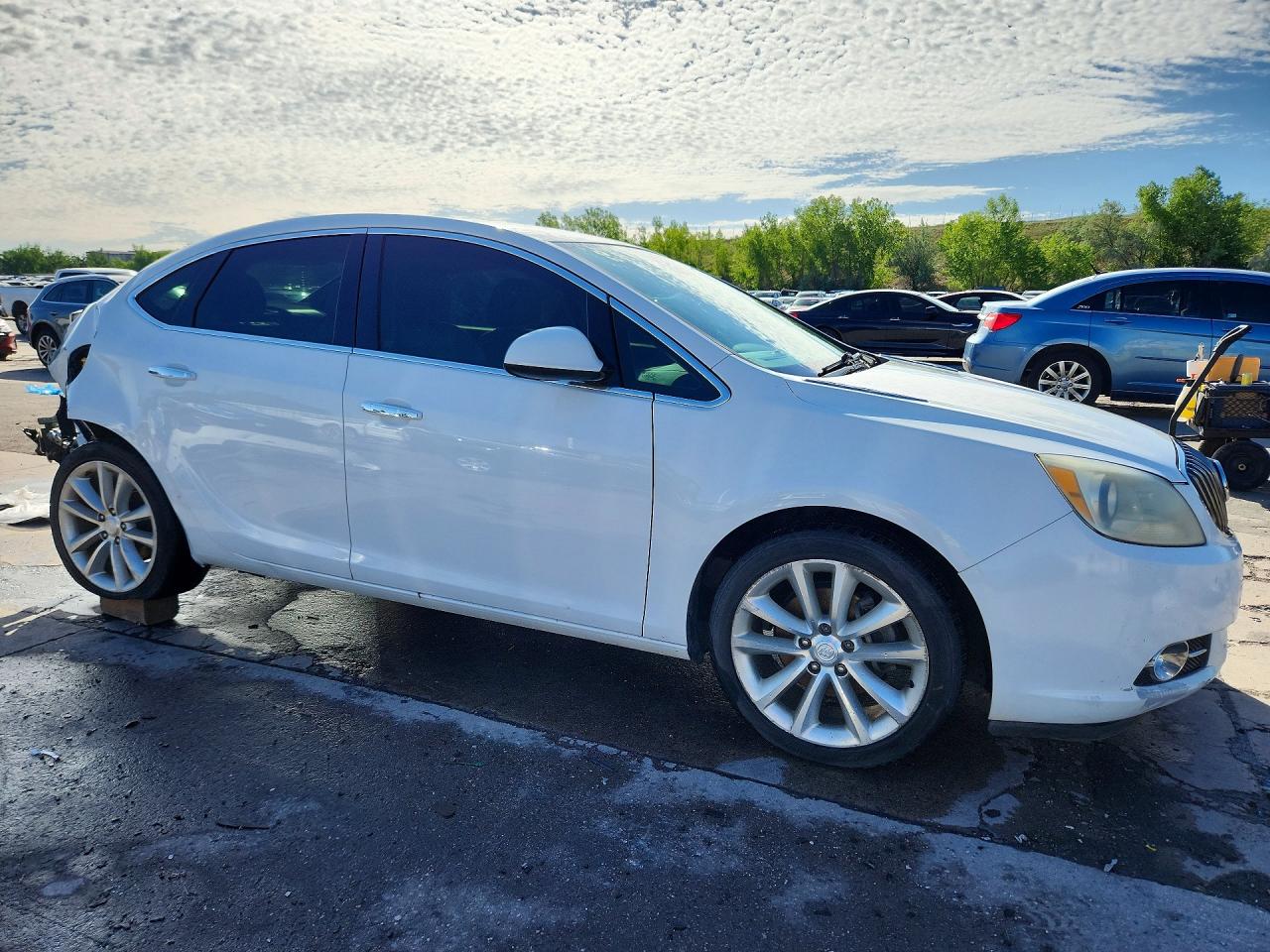 2013 Buick Verano White vin: 1G4PP5SK7D4142507