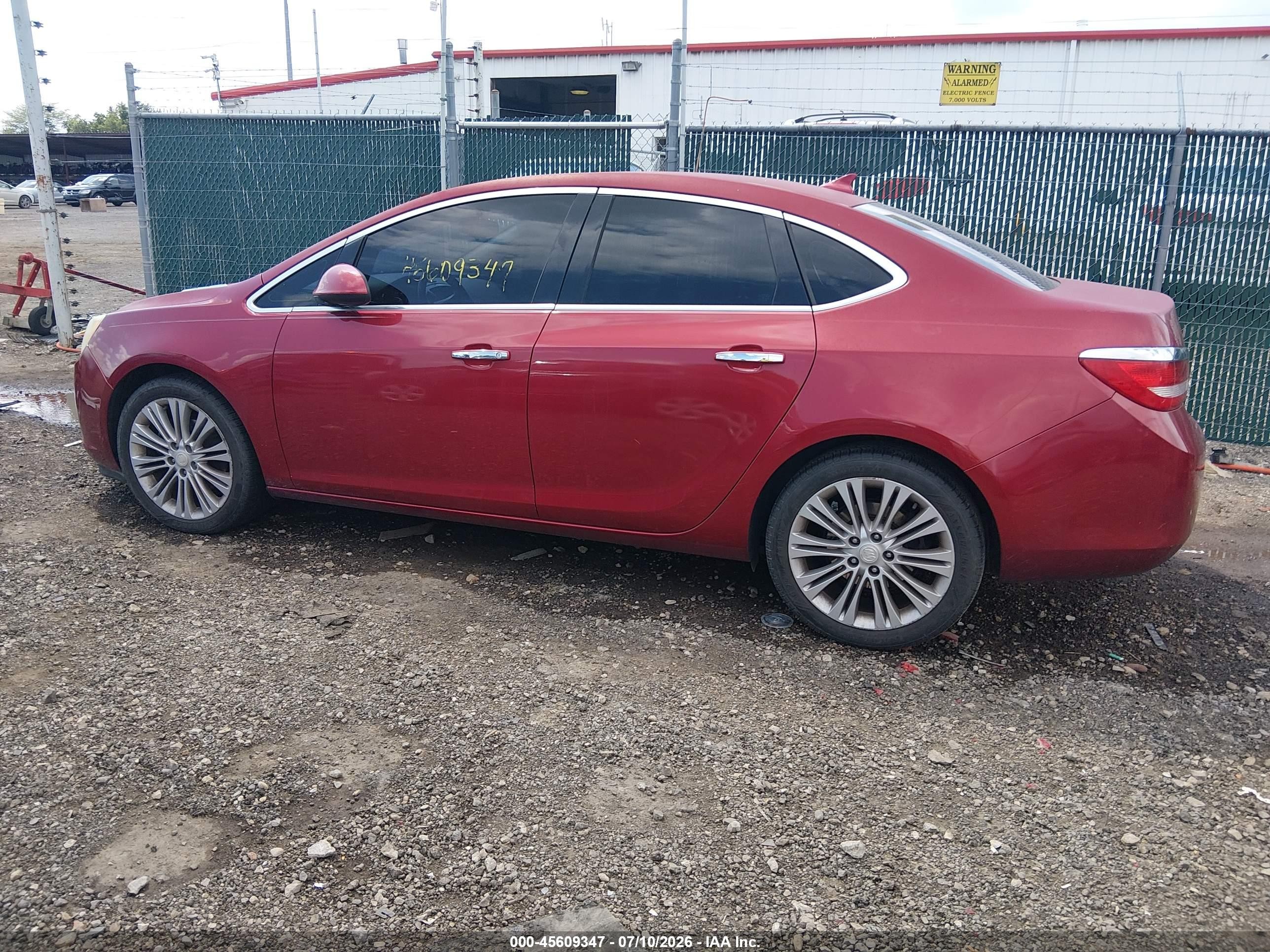 2014 Buick Verano   Red vin: 1G4PP5SK7E4182197