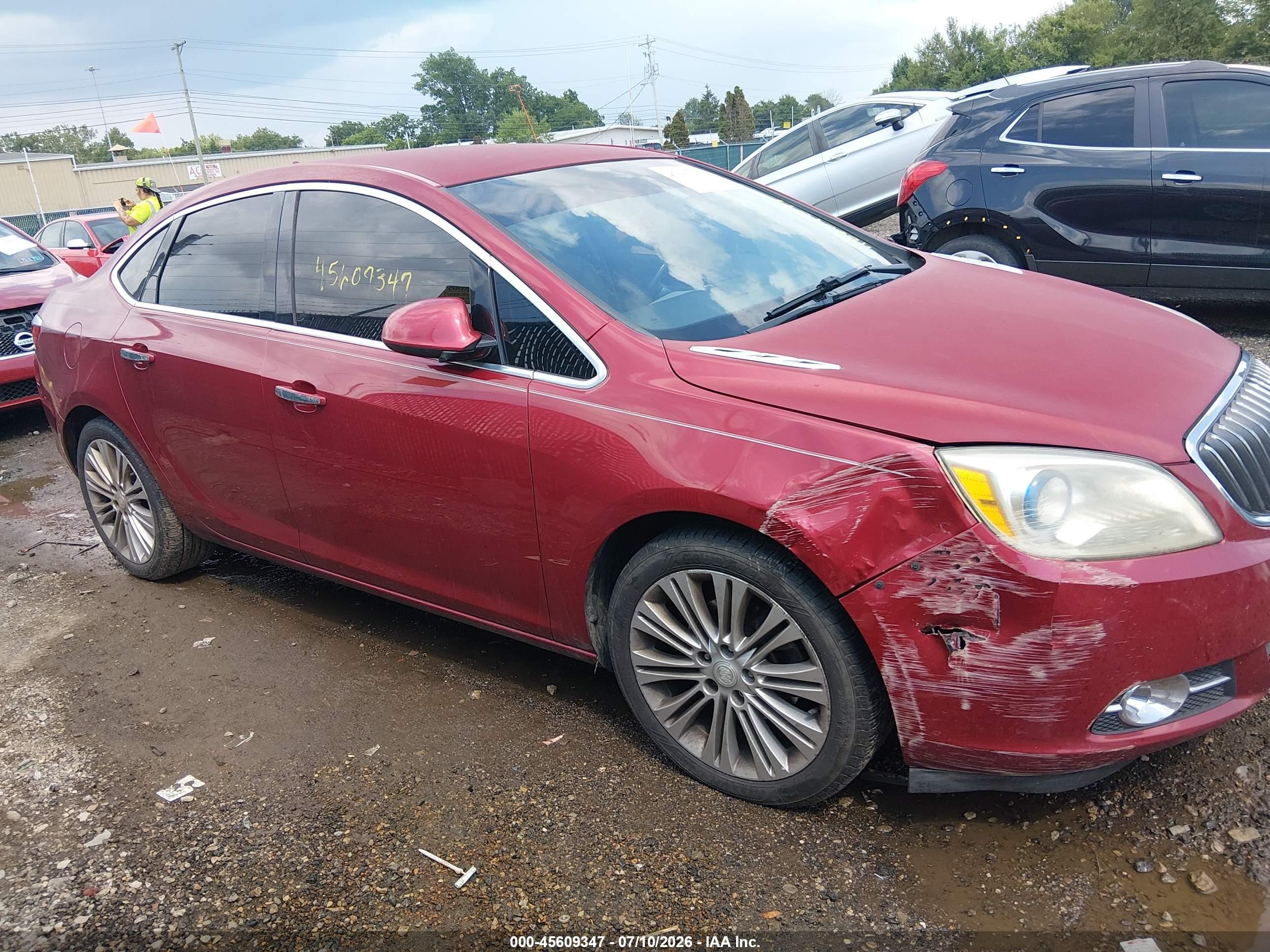 2014 Buick Verano   Red vin: 1G4PP5SK7E4182197