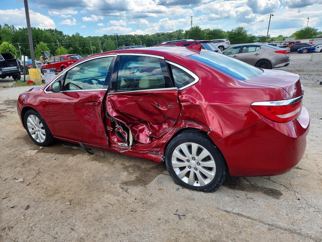 2015 Buick Verano Red vin: 1G4PP5SK7F4216480