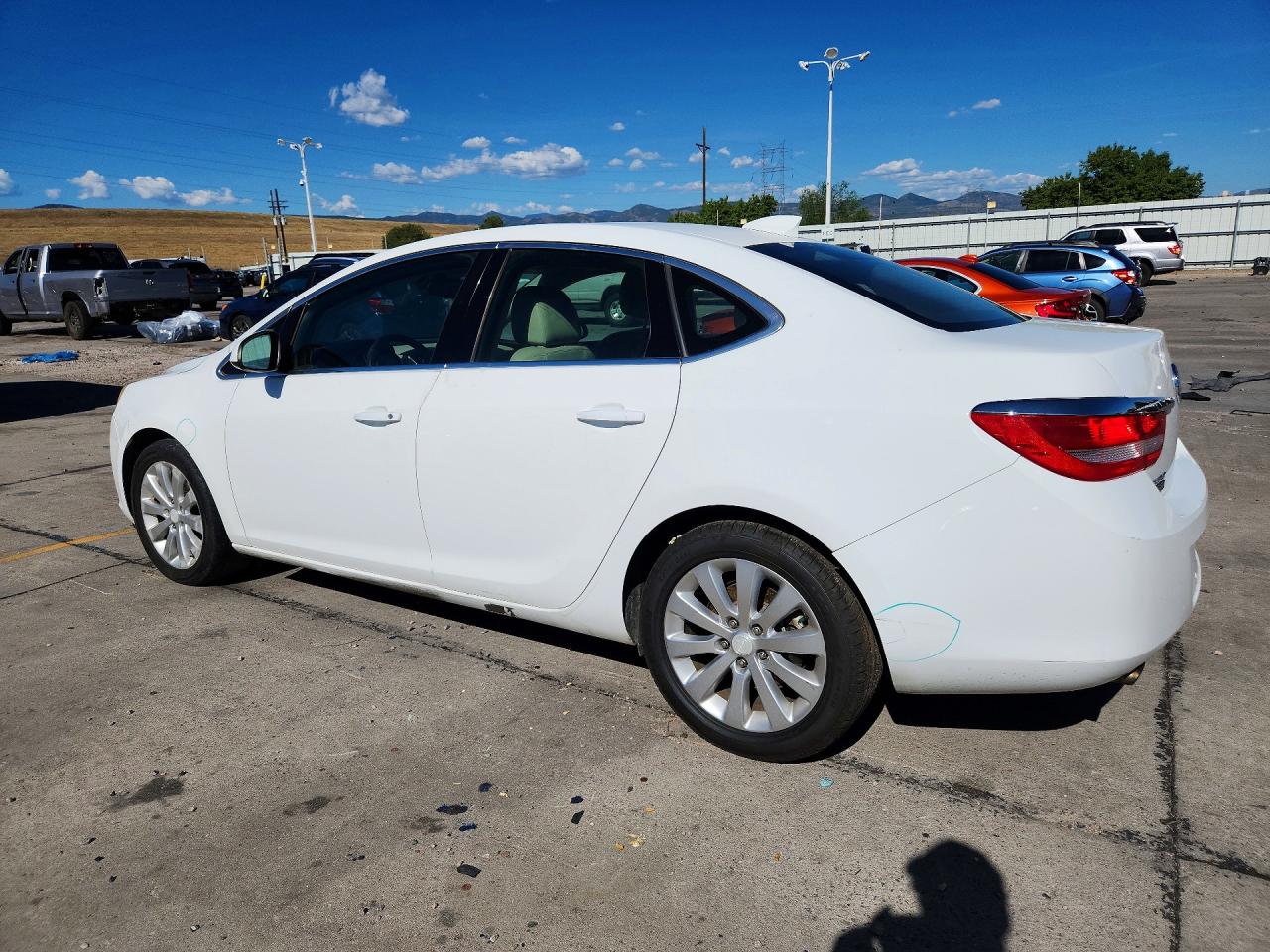 2015 Buick Verano White vin: 1G4PP5SK7F4217533