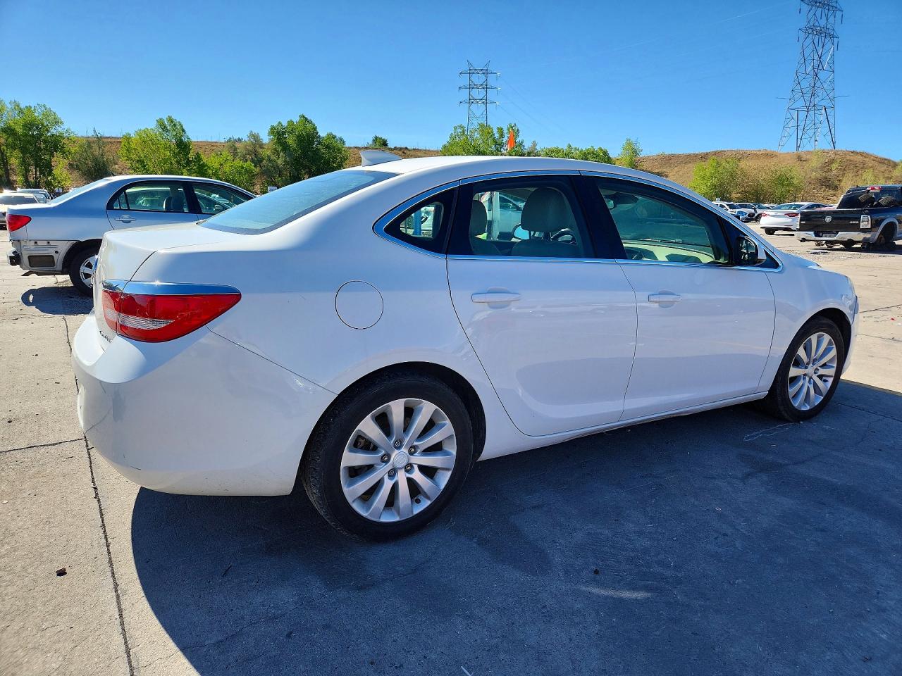 2015 Buick Verano White vin: 1G4PP5SK7F4217533