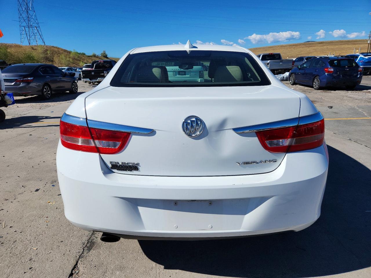 2015 Buick Verano White vin: 1G4PP5SK7F4217533