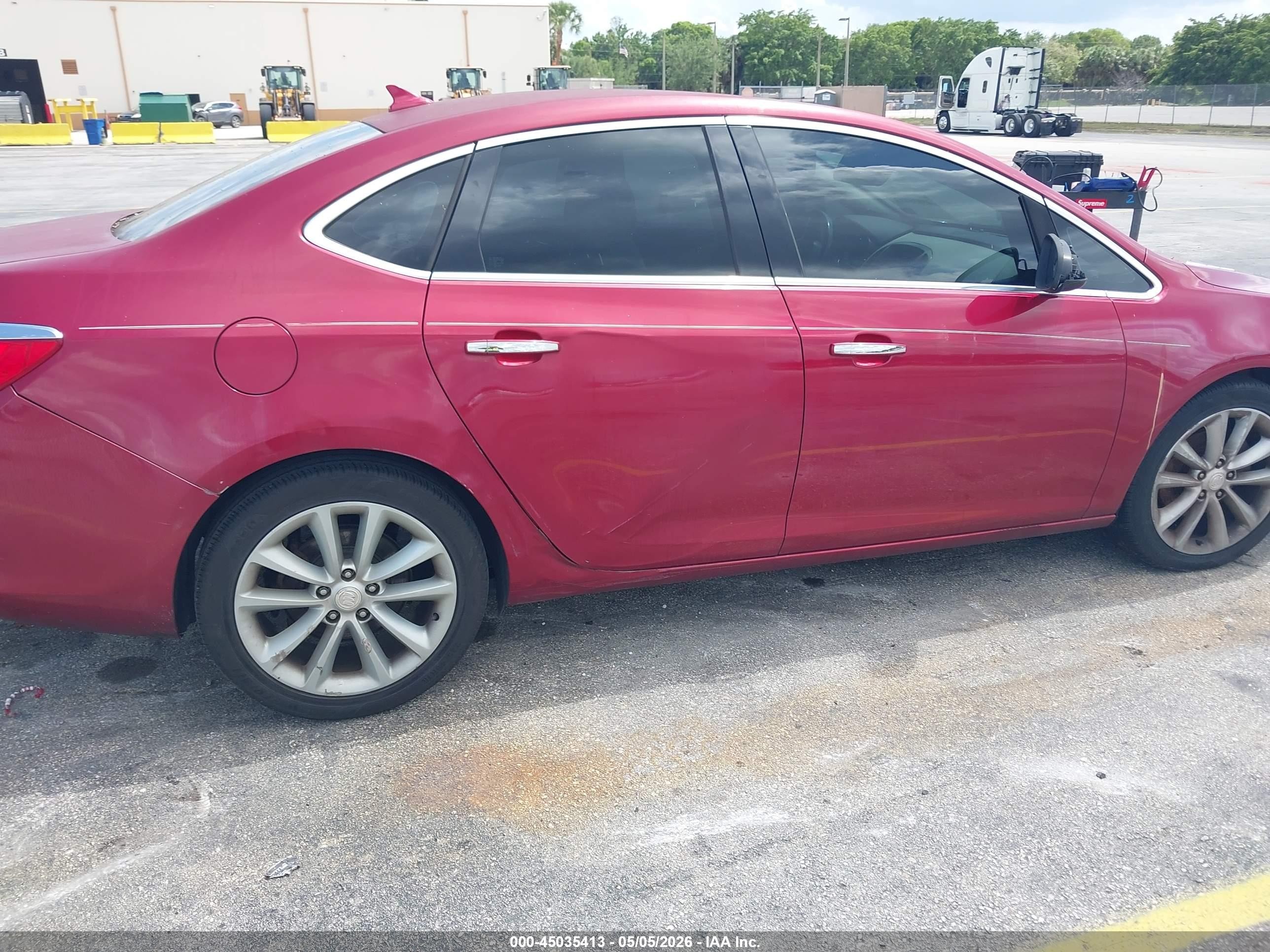 2012 Buick Verano   Красный vin: 1G4PP5SK8C4198809