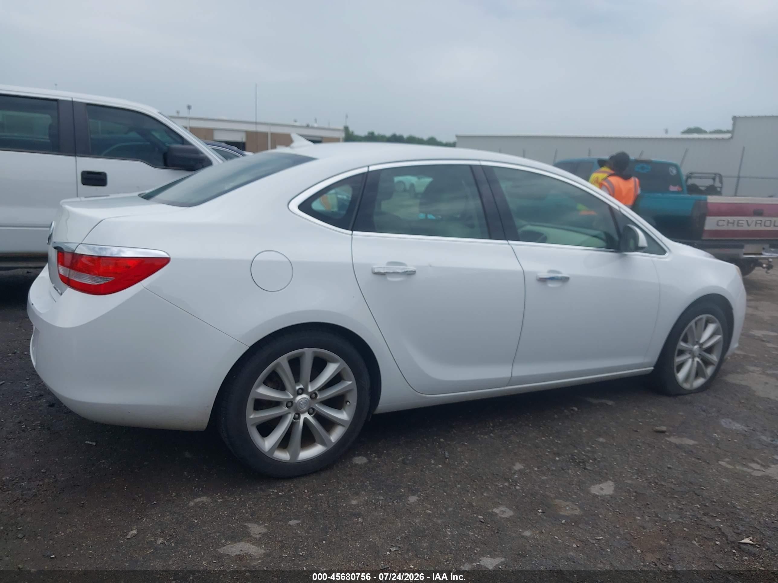 2013 Buick Verano   White vin: 1G4PP5SK8D4165469