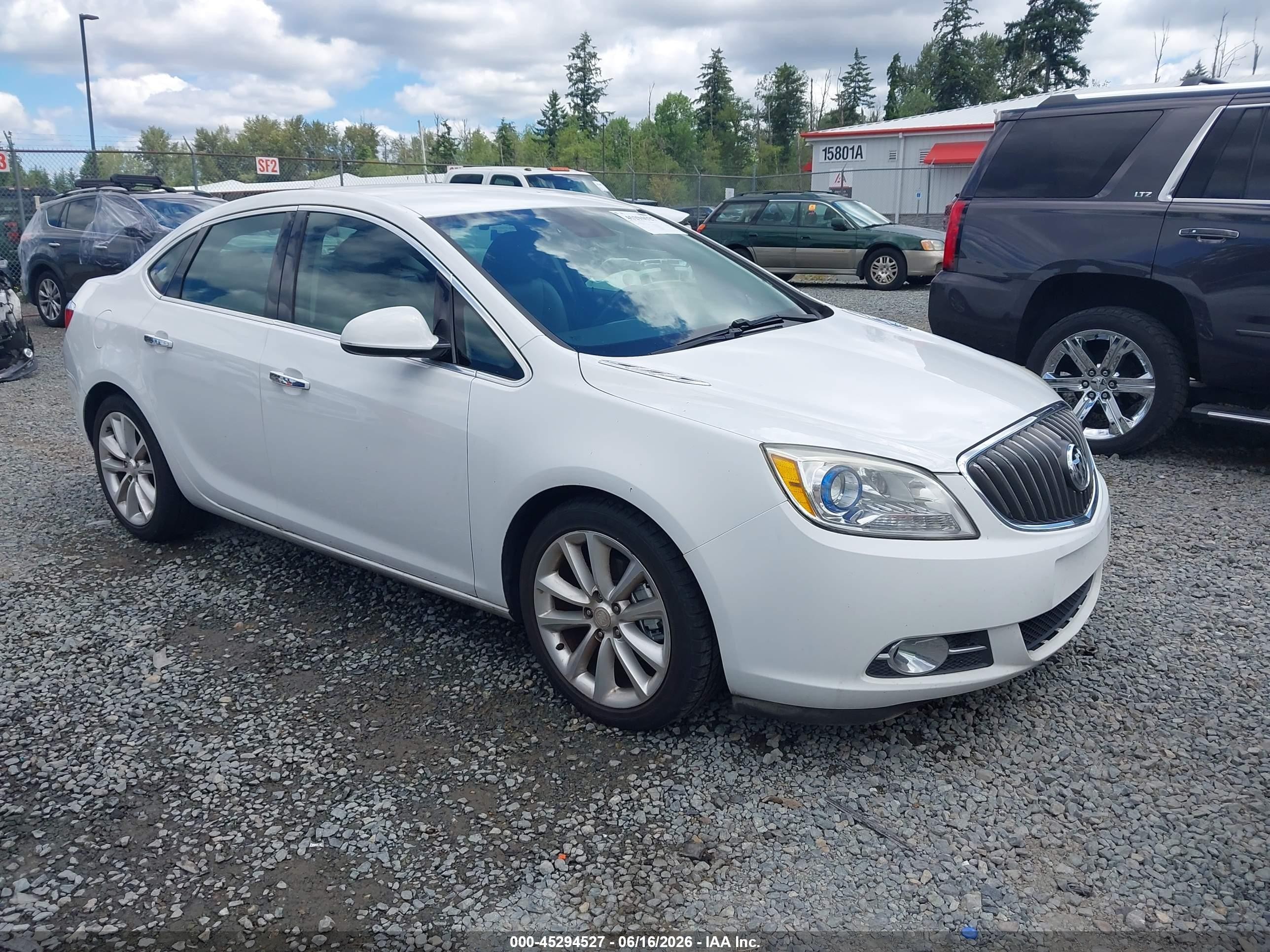 2014 Buick Verano   White vin: 1G4PP5SK8E4102244